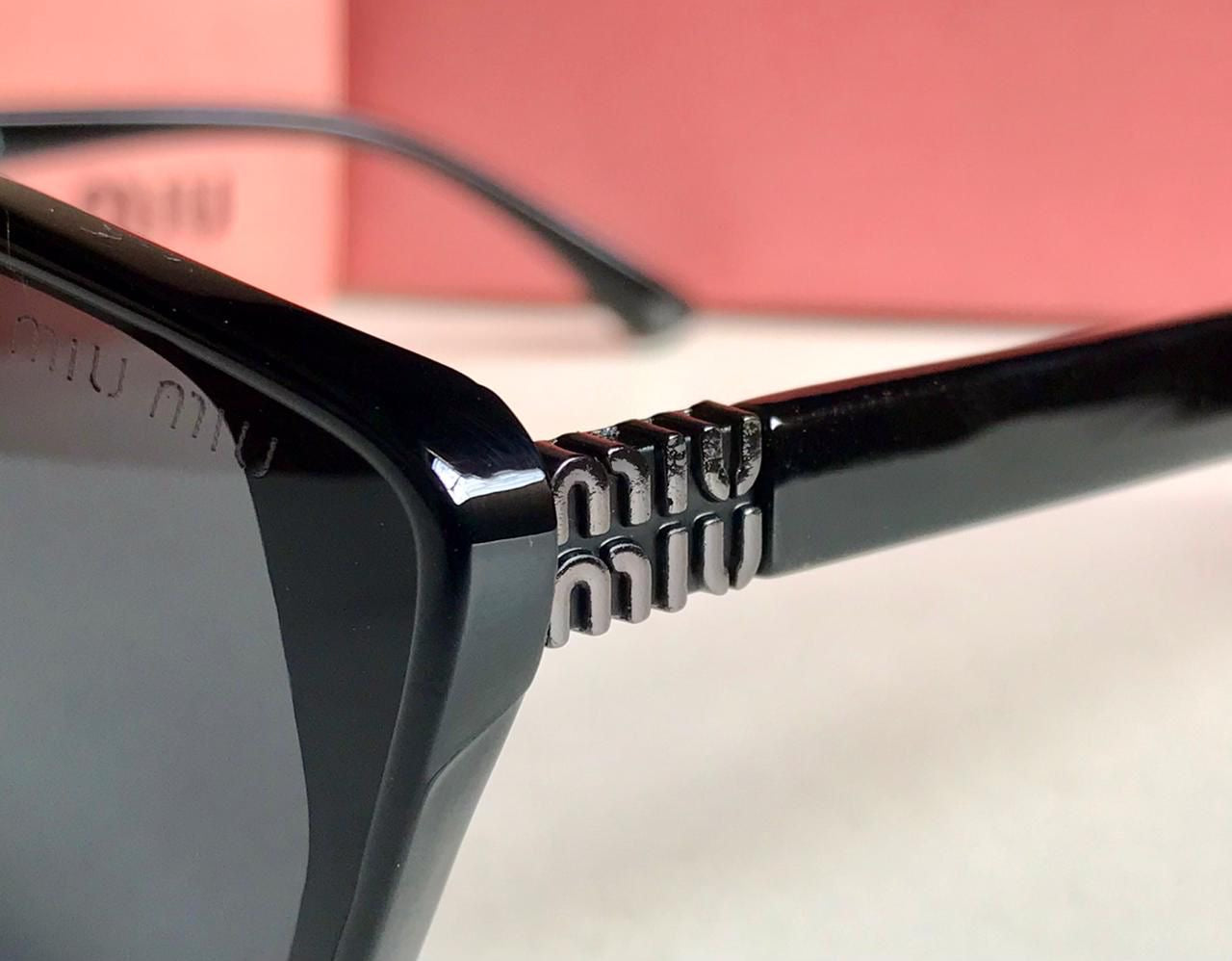 Sunglasses famous brand ( 2 shades )