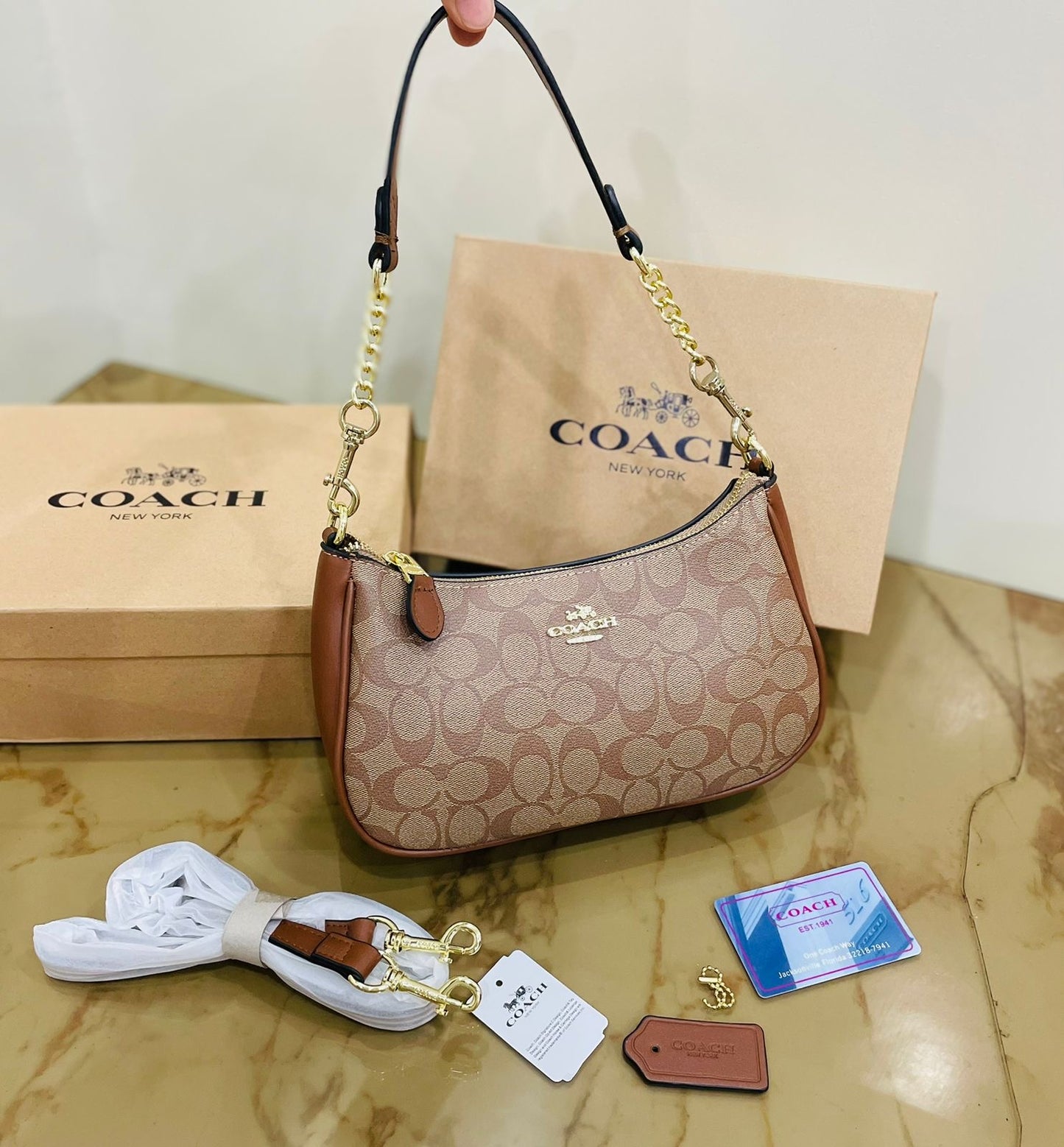 Coach ( 8 colors )