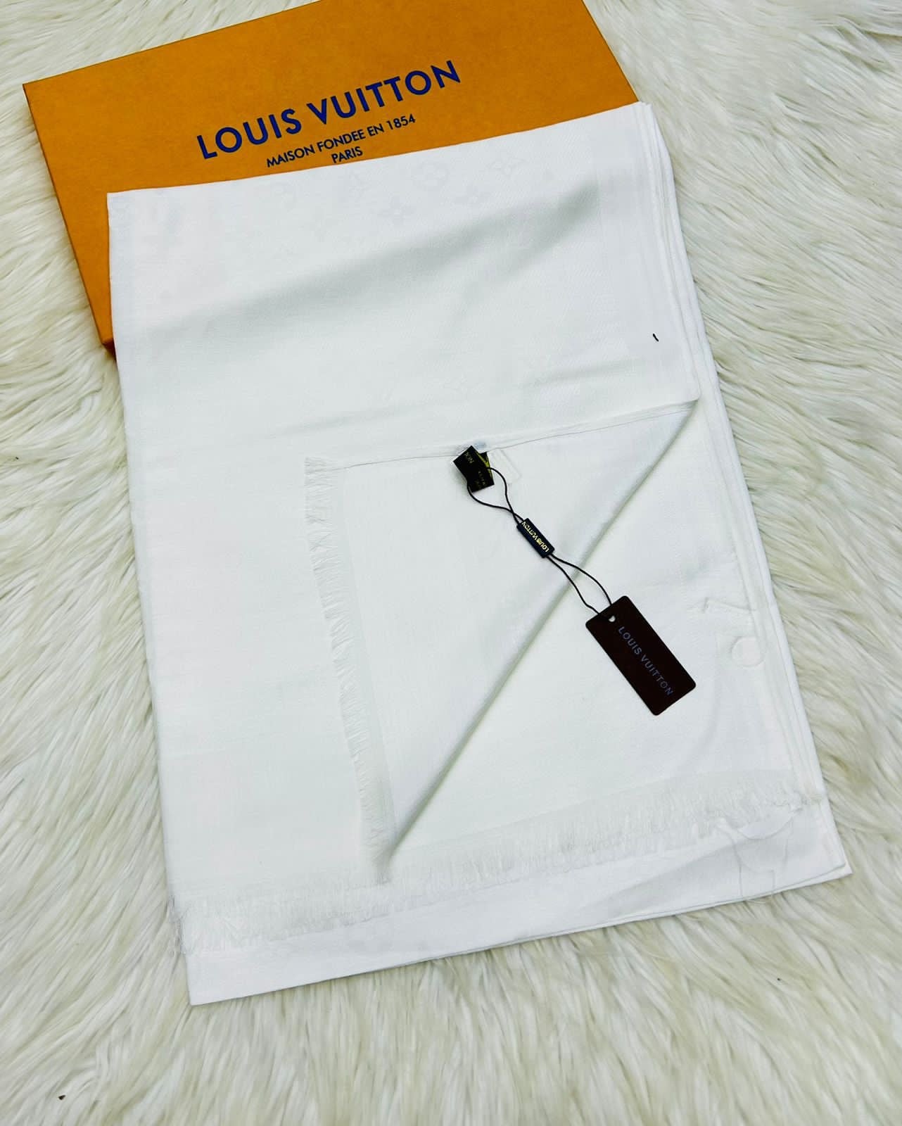 L v famous brand scarves/stole/shawl ( 15 colors )