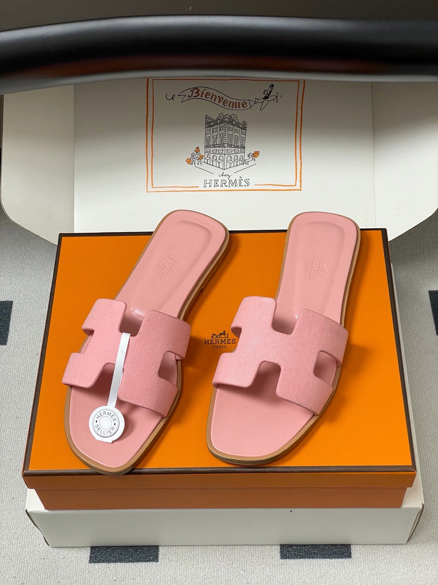 H oran famous brand sandal