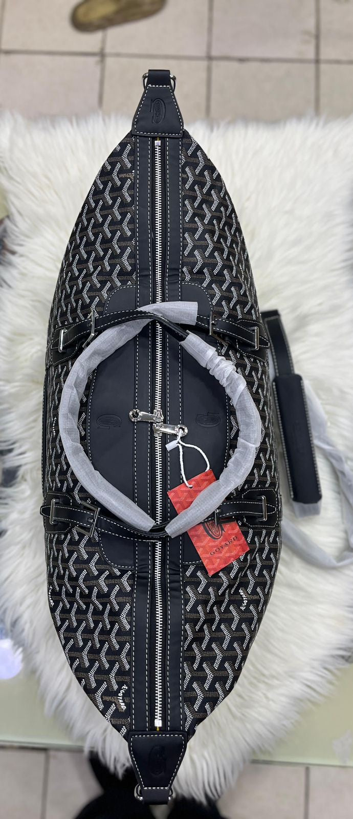 Famous brand travel bag ( 2 colors)