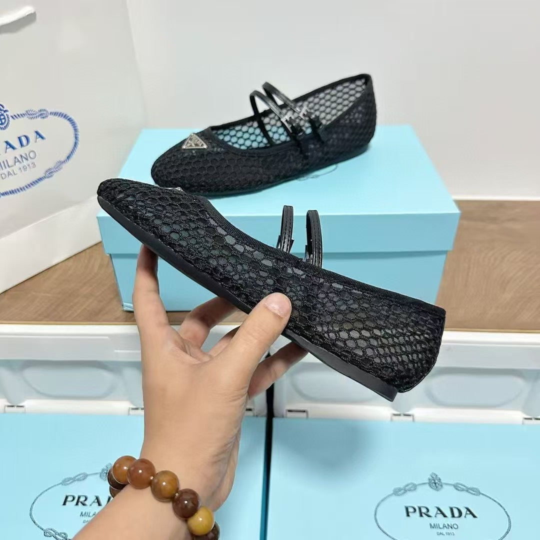 Famous brand shoes ( Pre order )