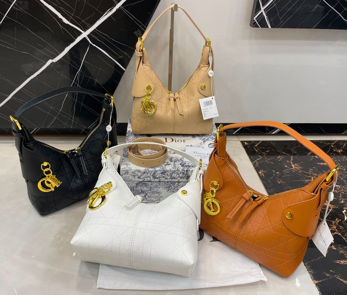 D brand famous bag ( 4 colors )