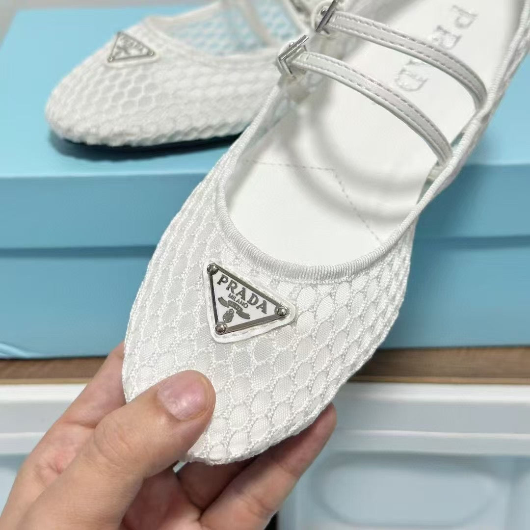 Famous brand shoes ( Pre order )