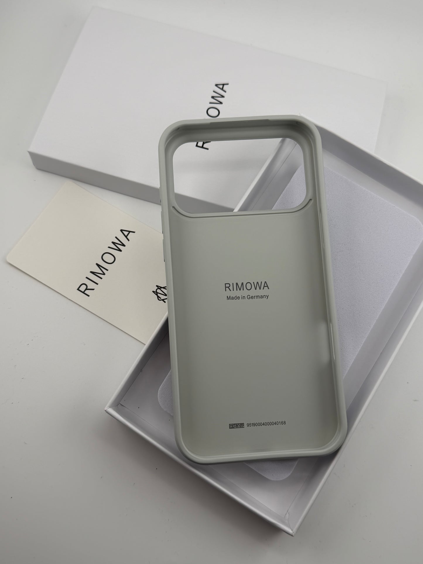 R famous brand iphone 17/17pro/17promax/17air back cover silver