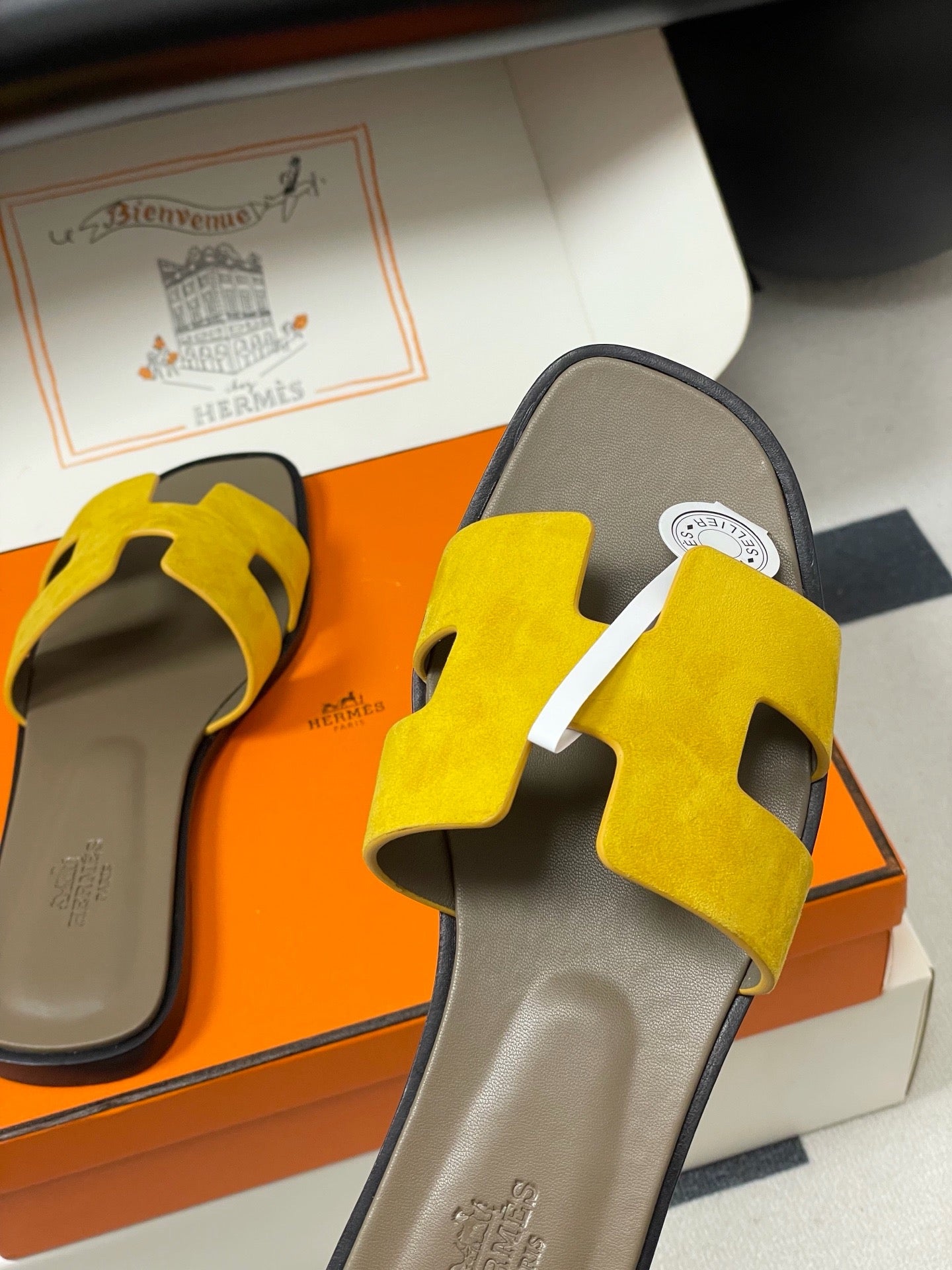 H oran famous brand sandal