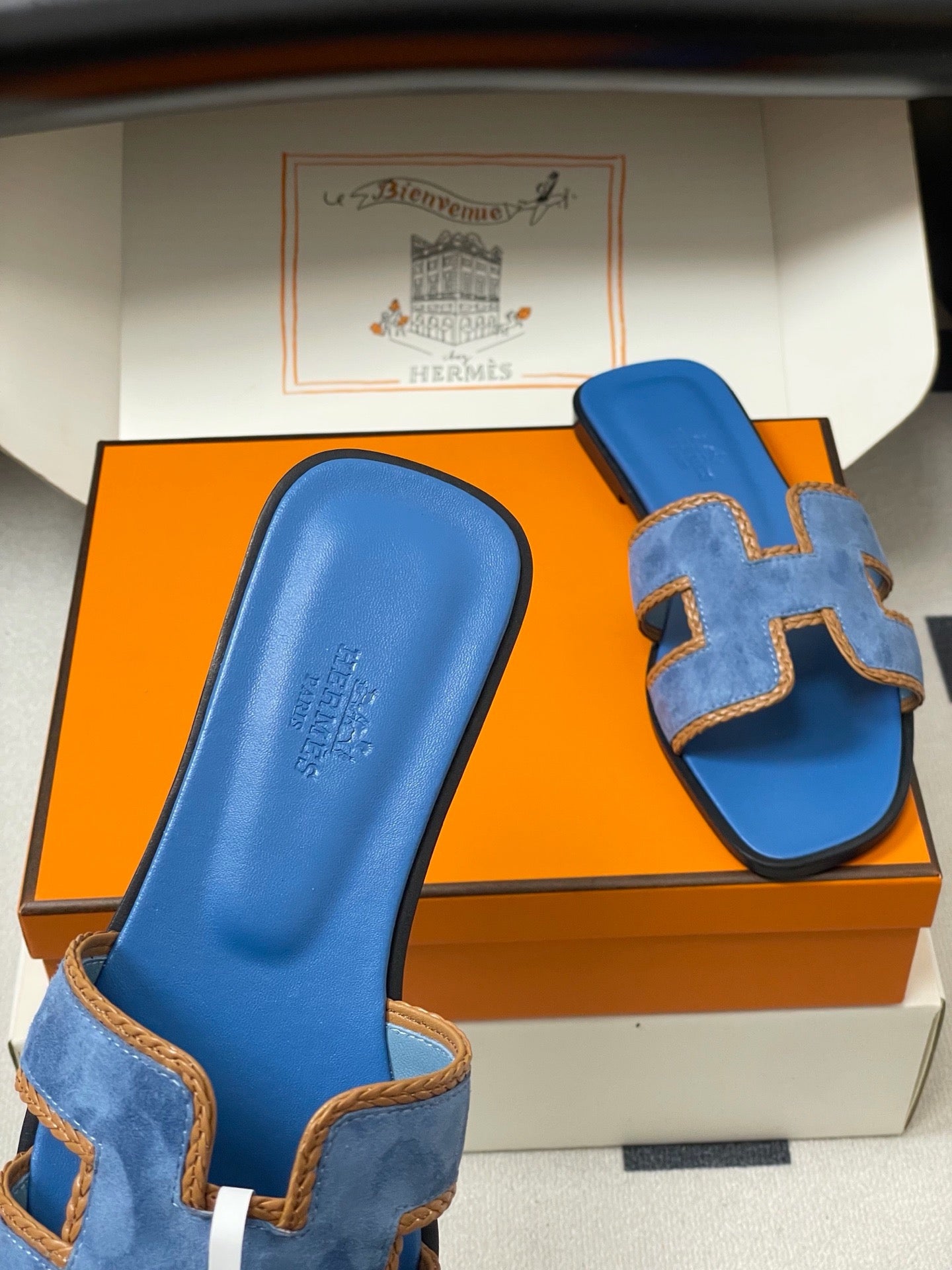 H oran famous brand sandal