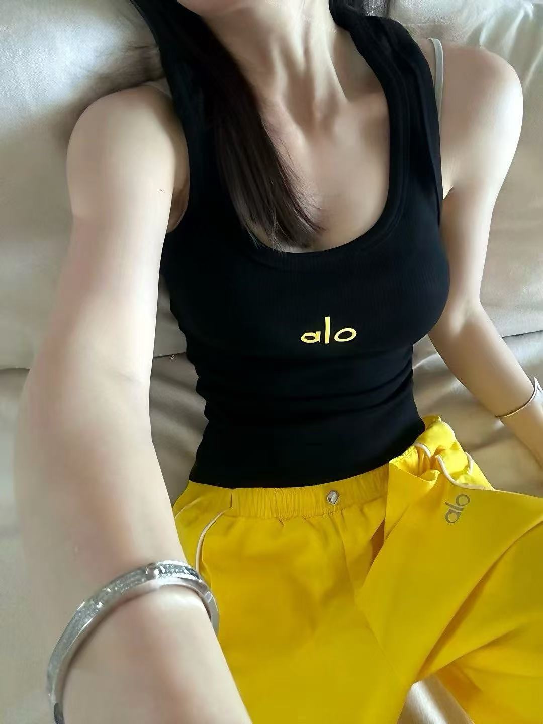 ALO Tank Top (black & white )