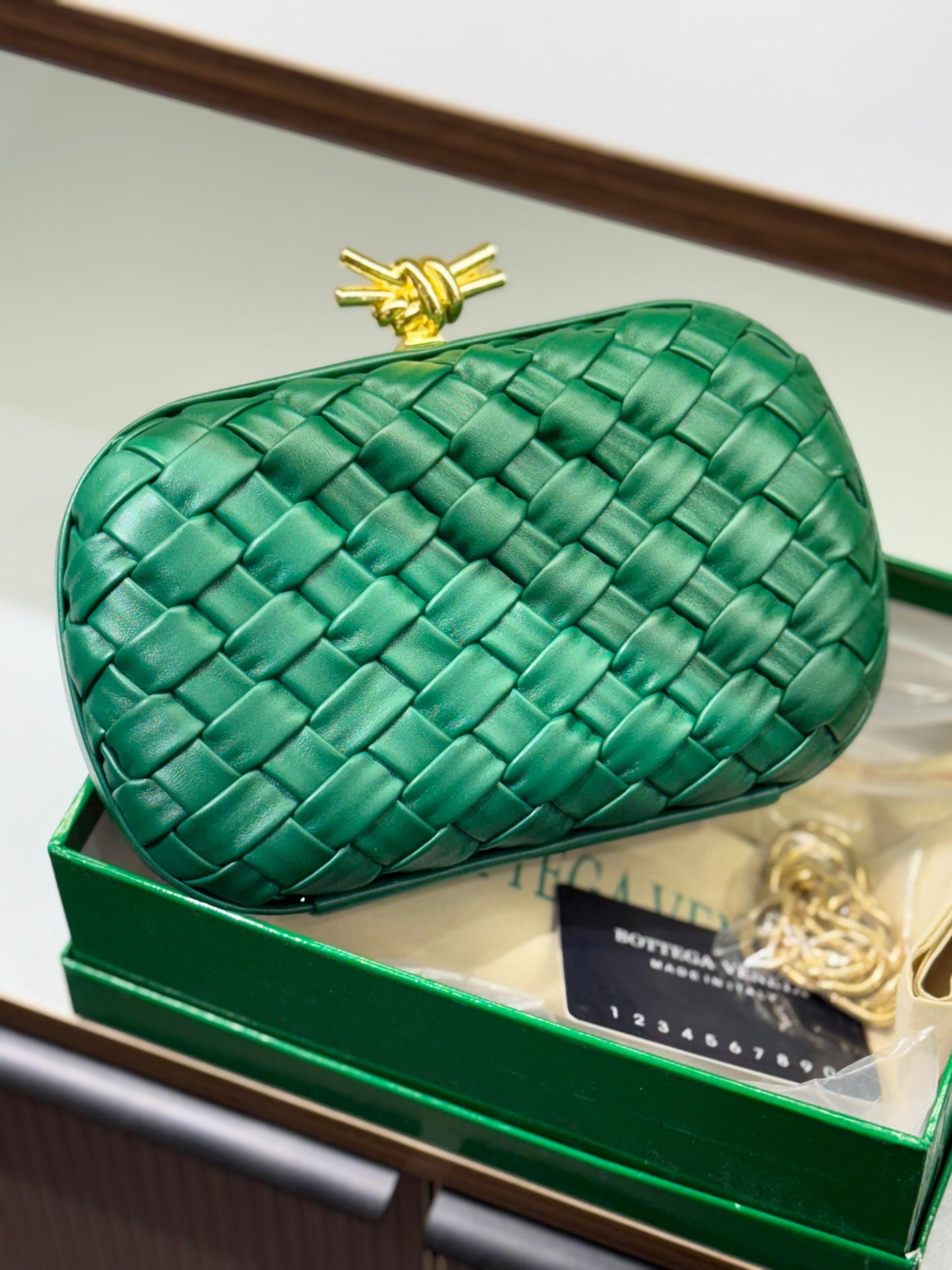 B famous brand clutch ( 8 colors )