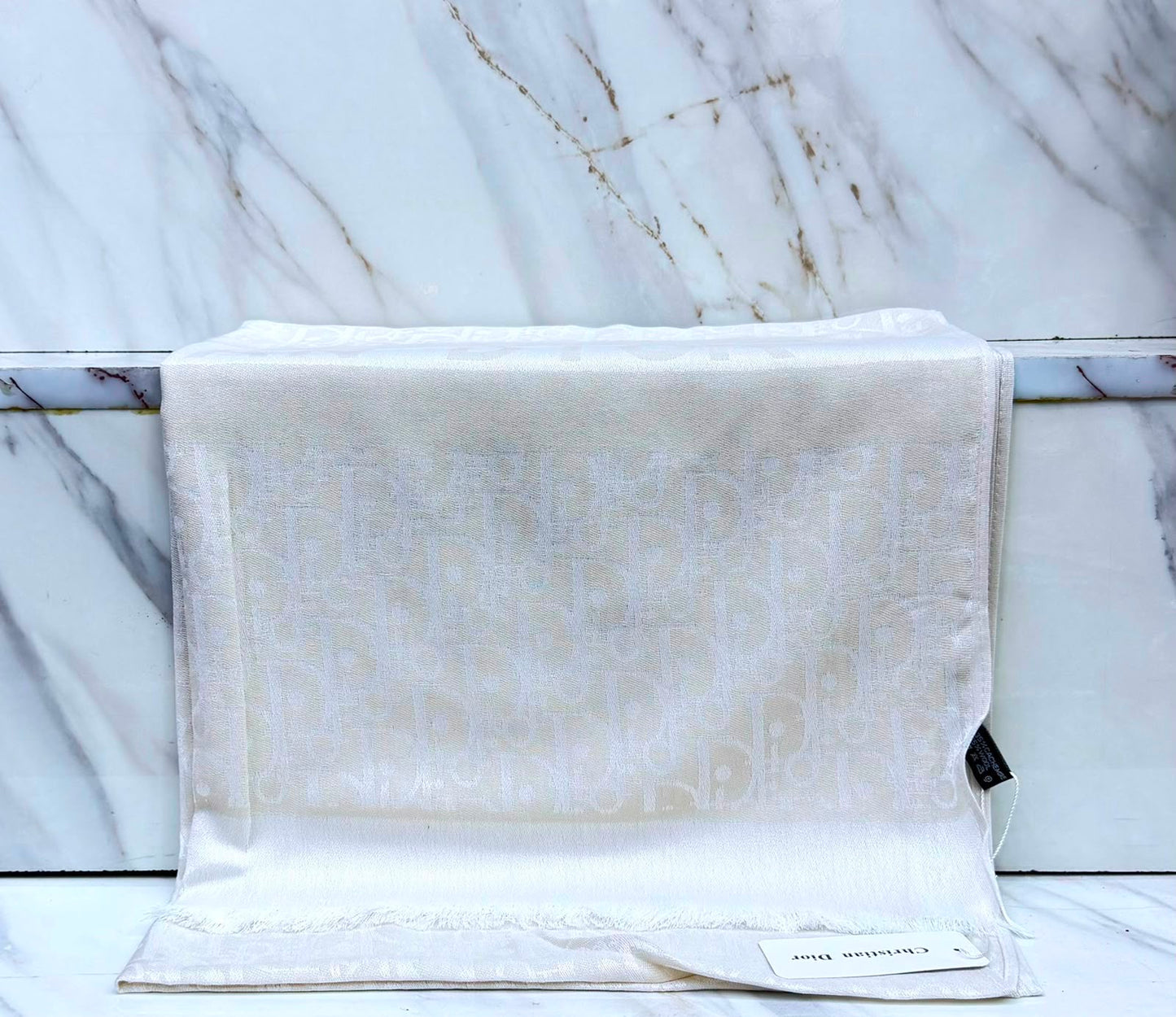 D famous brand scarves/stole/shawl ( 8 colors )