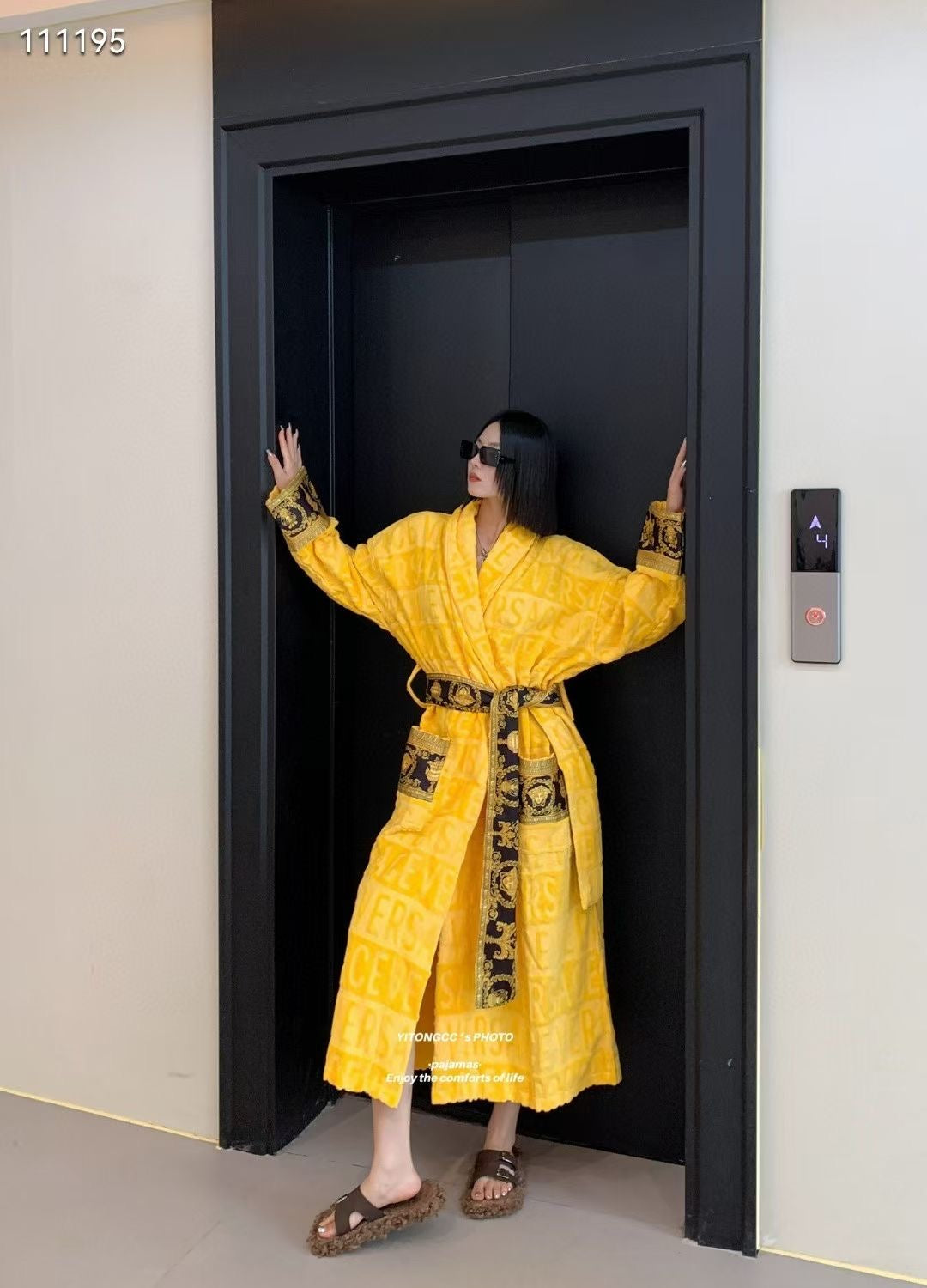 Bathrobe famous brand ( Pre order)