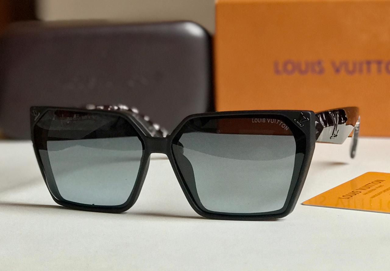 Famous brand sunglasses ( 3 shades )