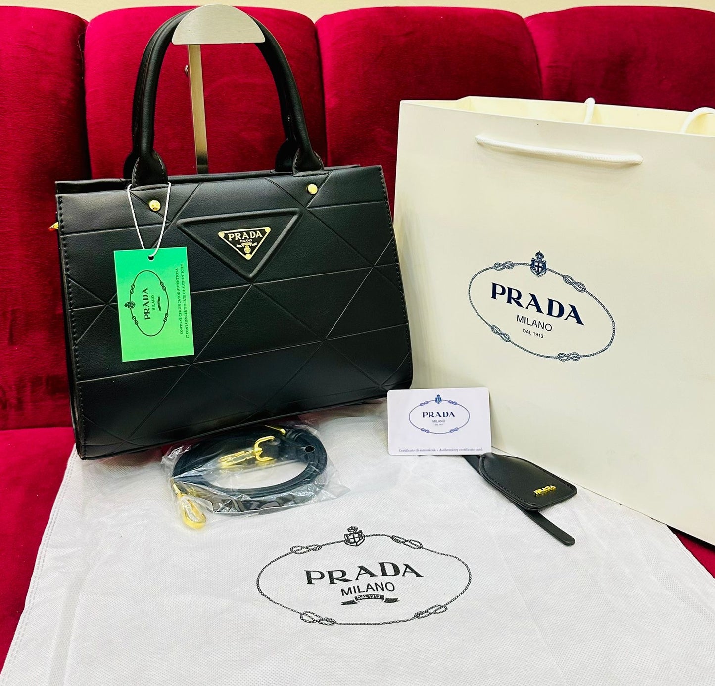 Famous brand bag ( 3 colors )