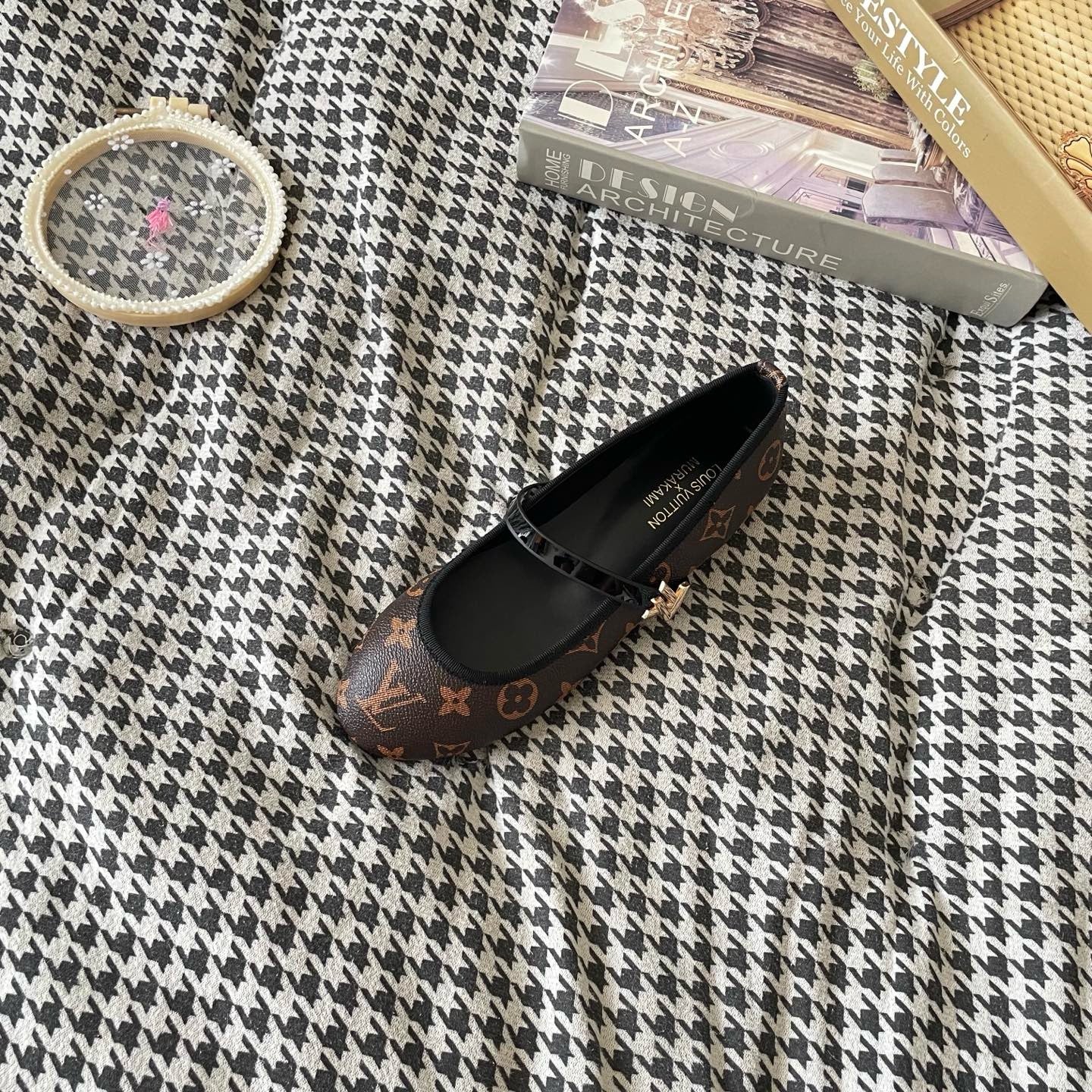 LV shoes ( Pre order )