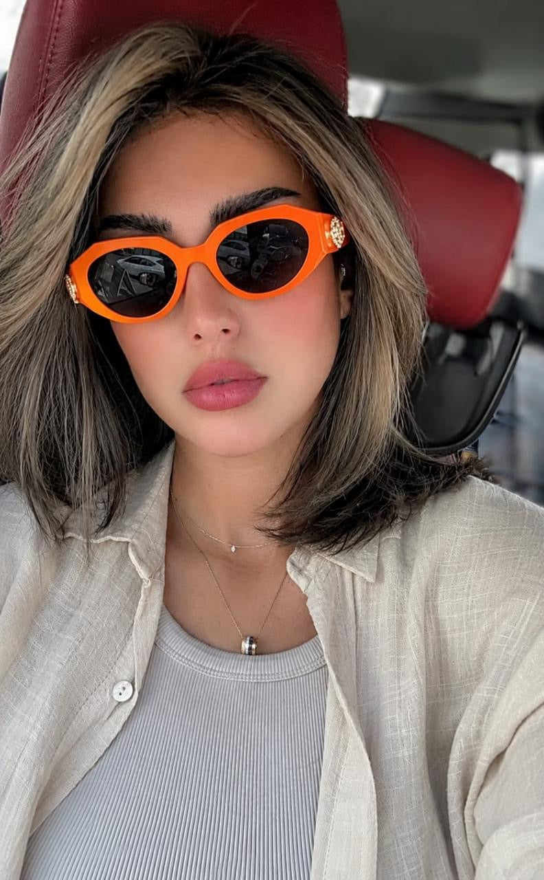 Famous brand sunglasses ( 4 shades )