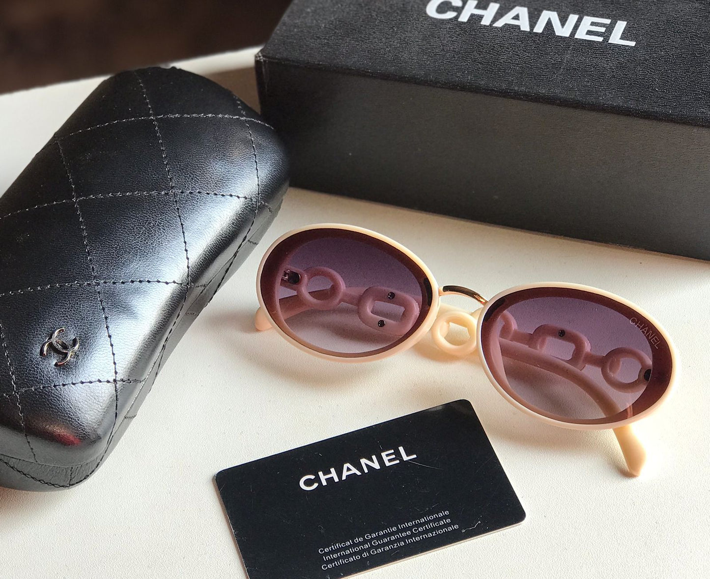 Famous brand sunglasses ( 2 shades )