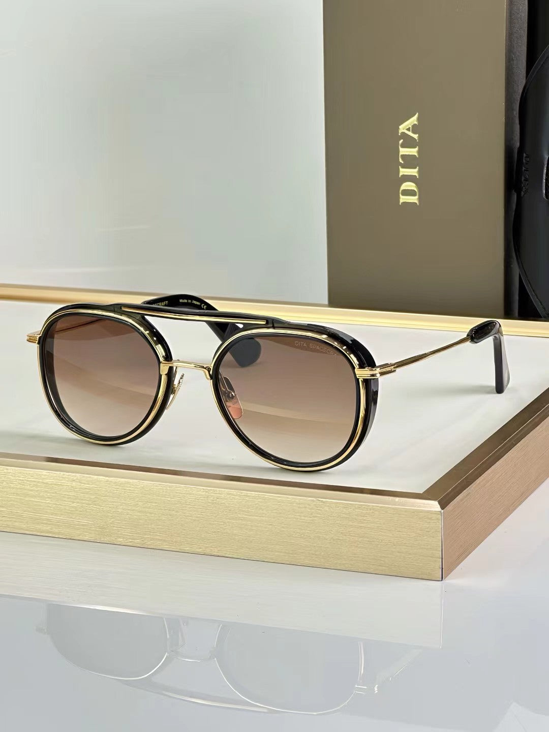 D famous brand sunglasses ( 5 colors shade )