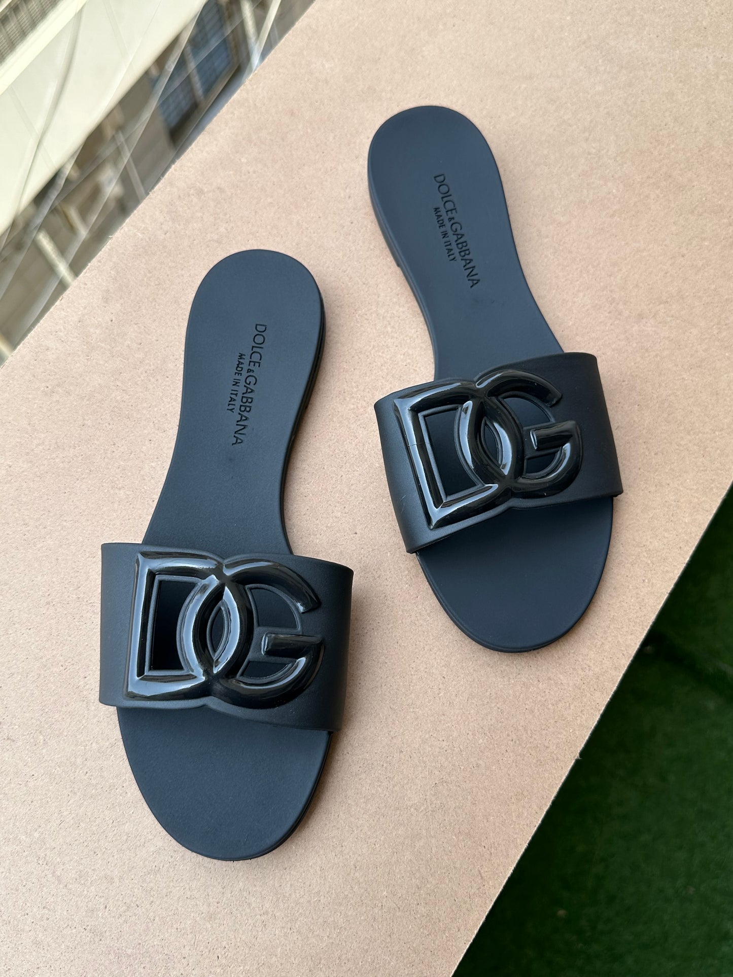 Famous brand slipper imported