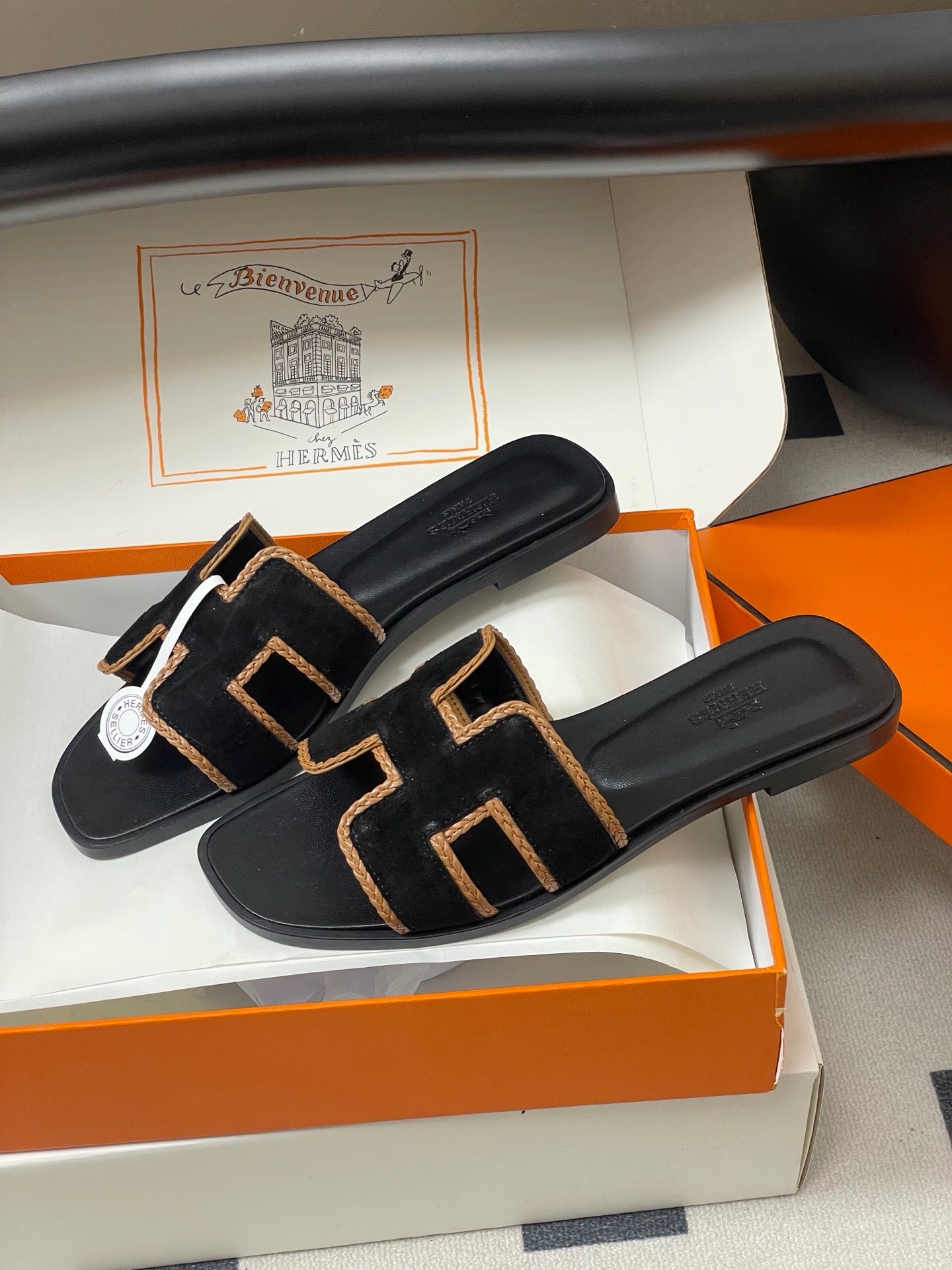 H oran famous brand sandal