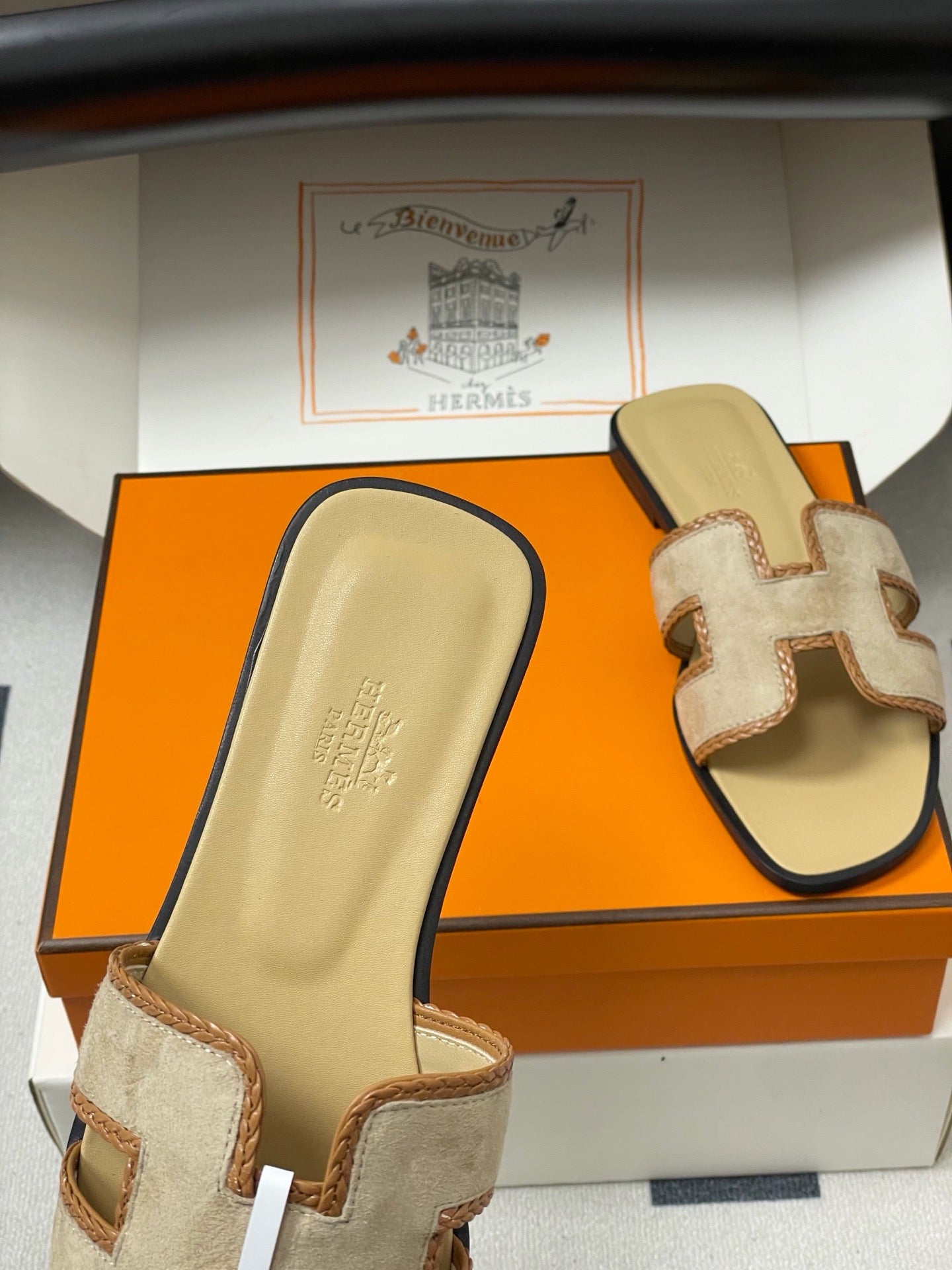 H oran famous brand sandal