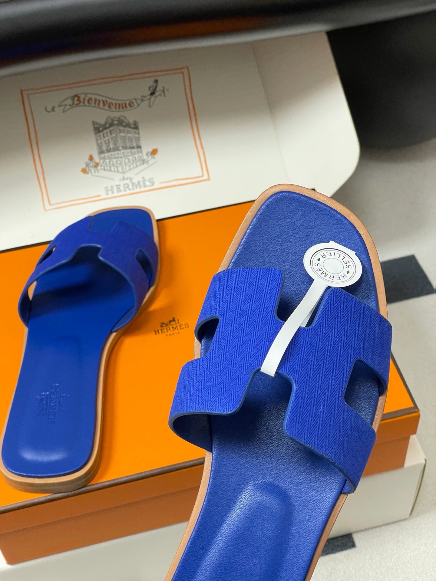 H oran famous brand sandal
