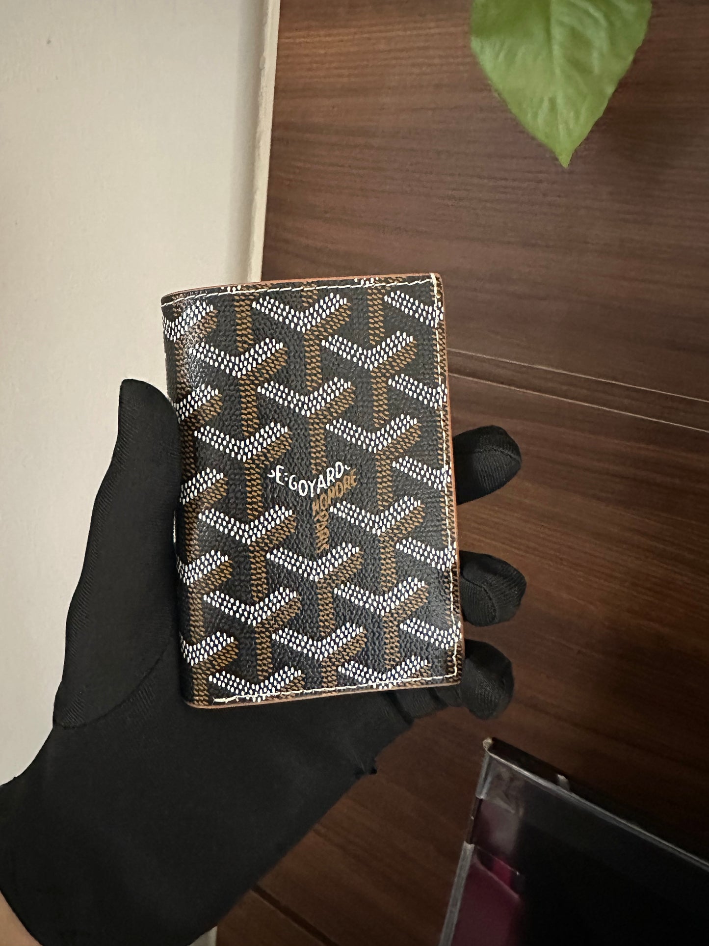 Wallet famous brand G