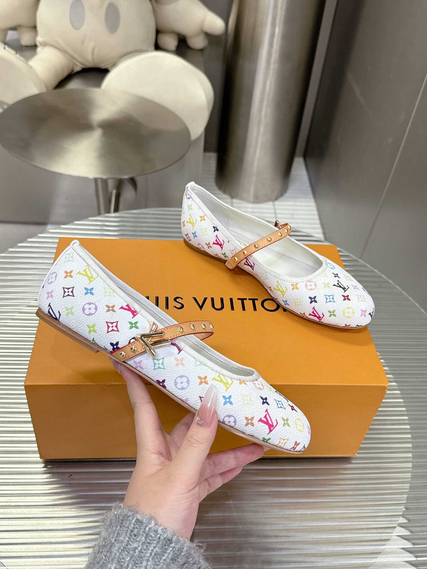 LV shoes ( Pre order )