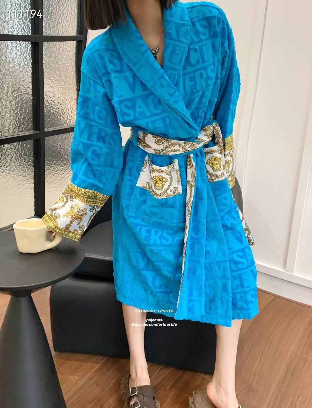 Bathrobe famous brand ( Pre order)