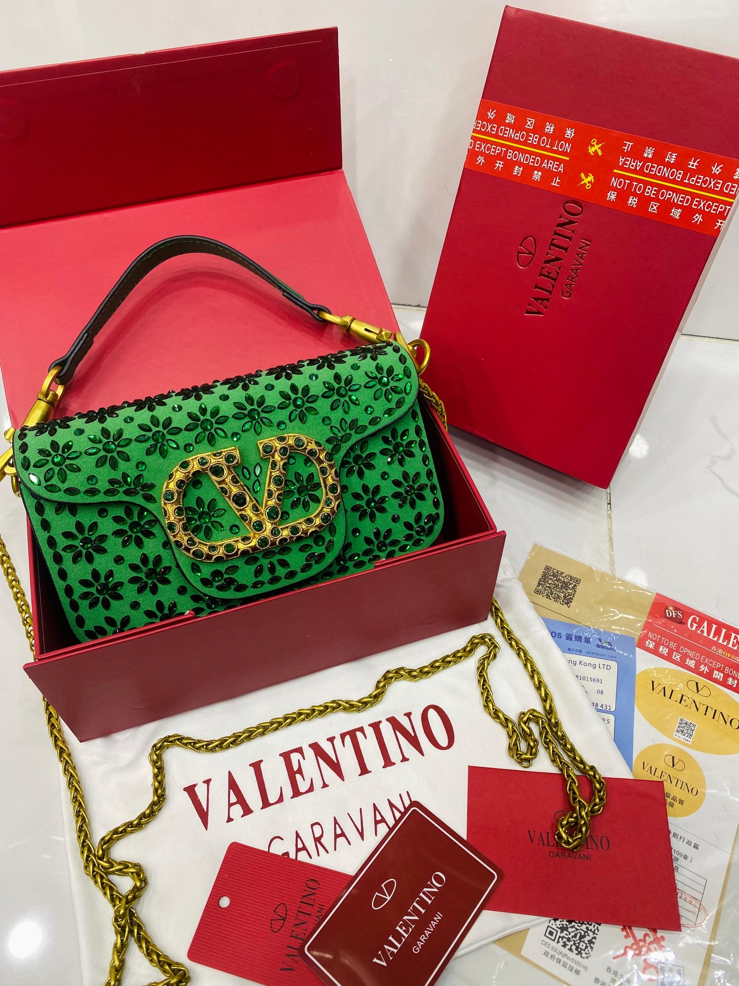 V famous brand bag ( 6 colors )