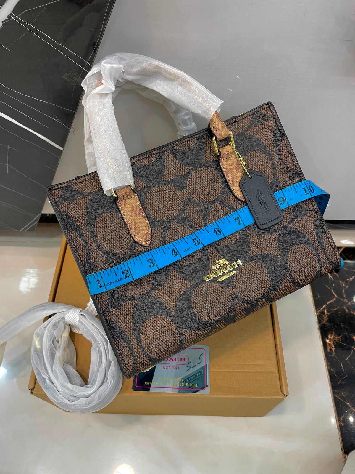 C brand famous bag ( 2 colors )