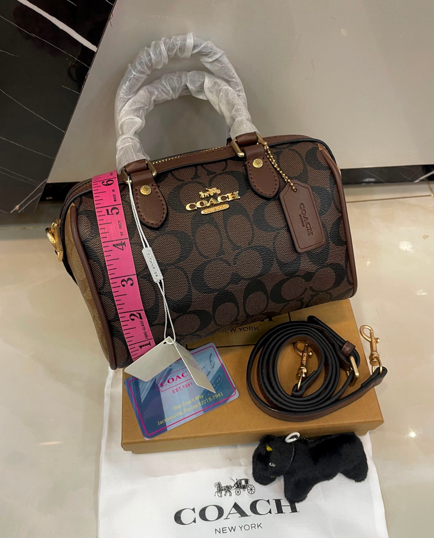 C famous handbag ( 5 colors )