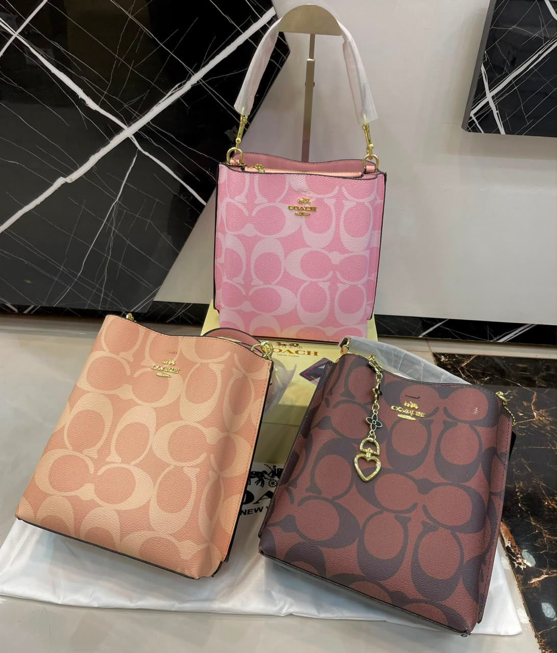 C famous brand bag ( 3 colors )