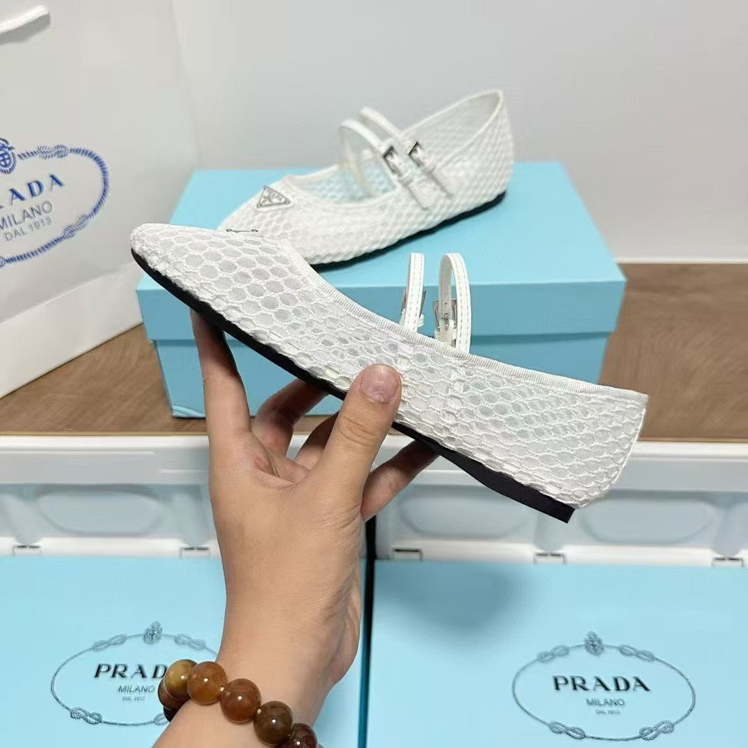 Famous brand shoes ( Pre order )