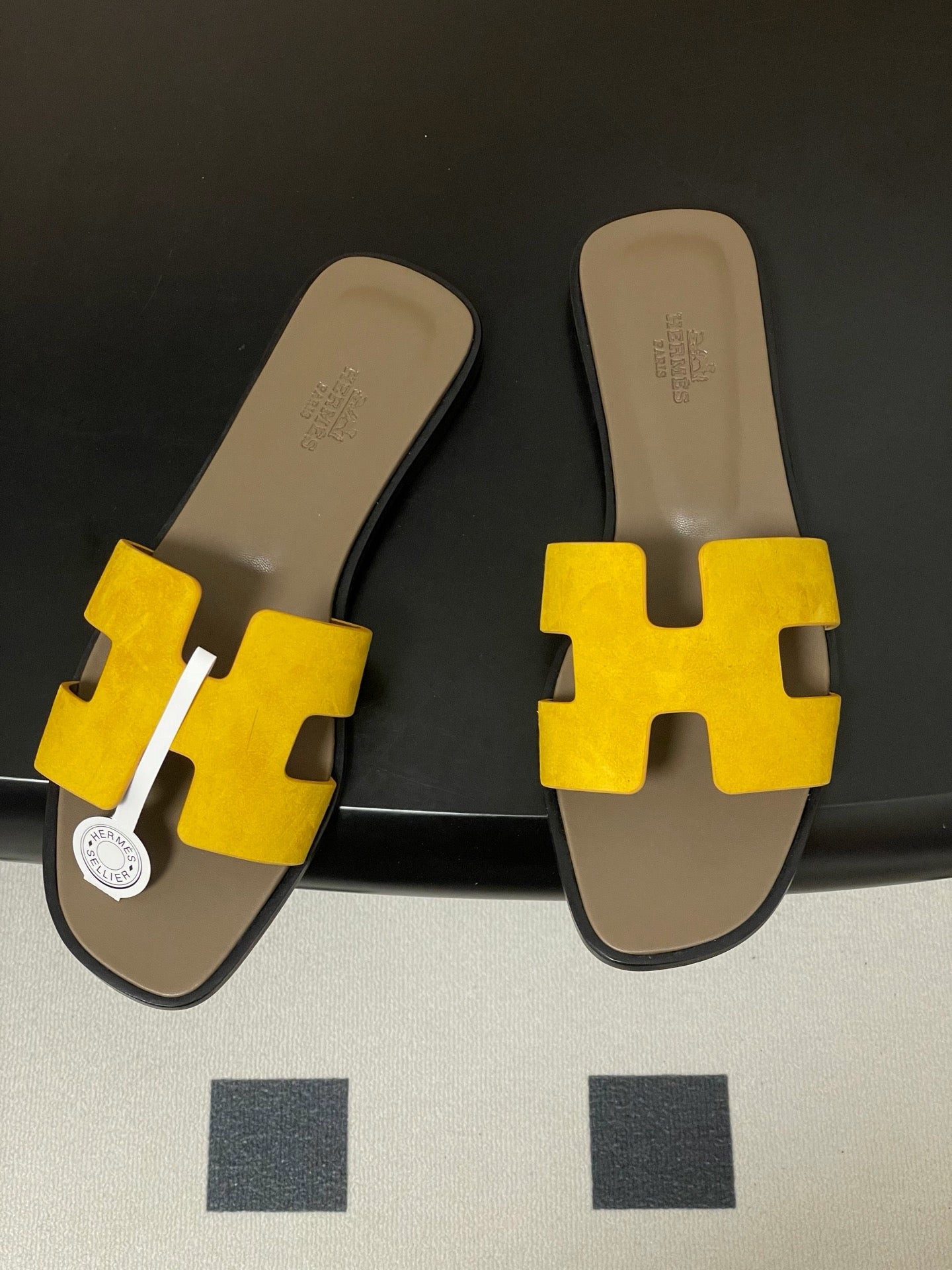 H oran famous brand sandal