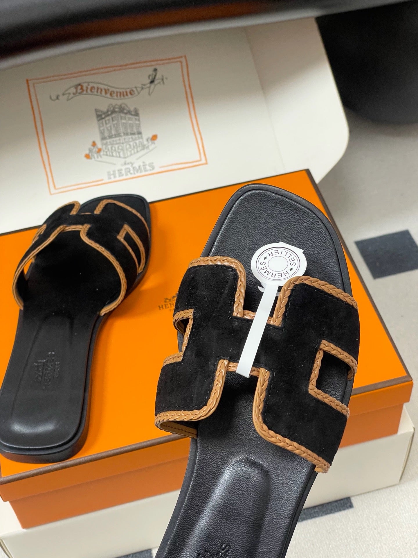 H oran famous brand sandal