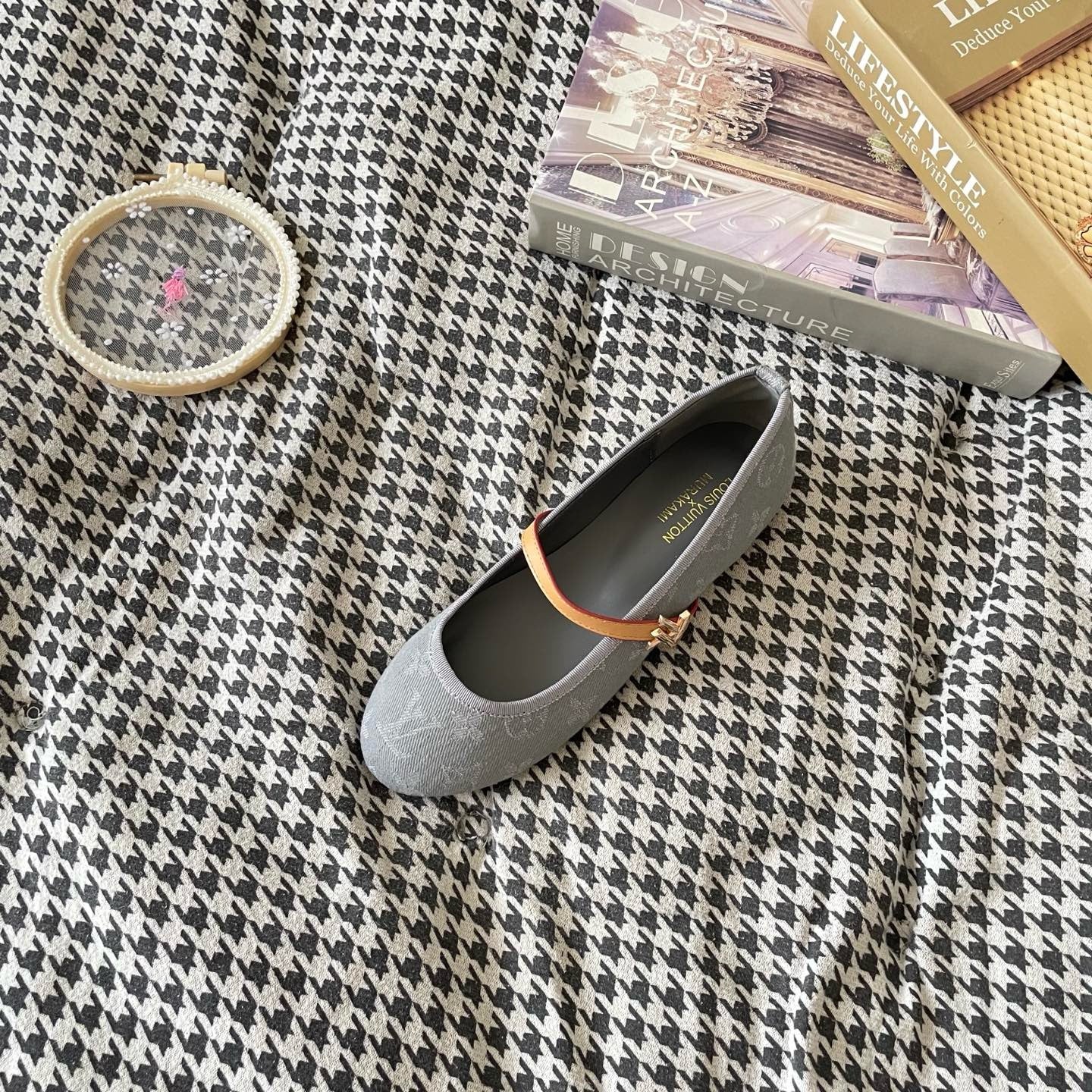 LV shoes ( Pre order )