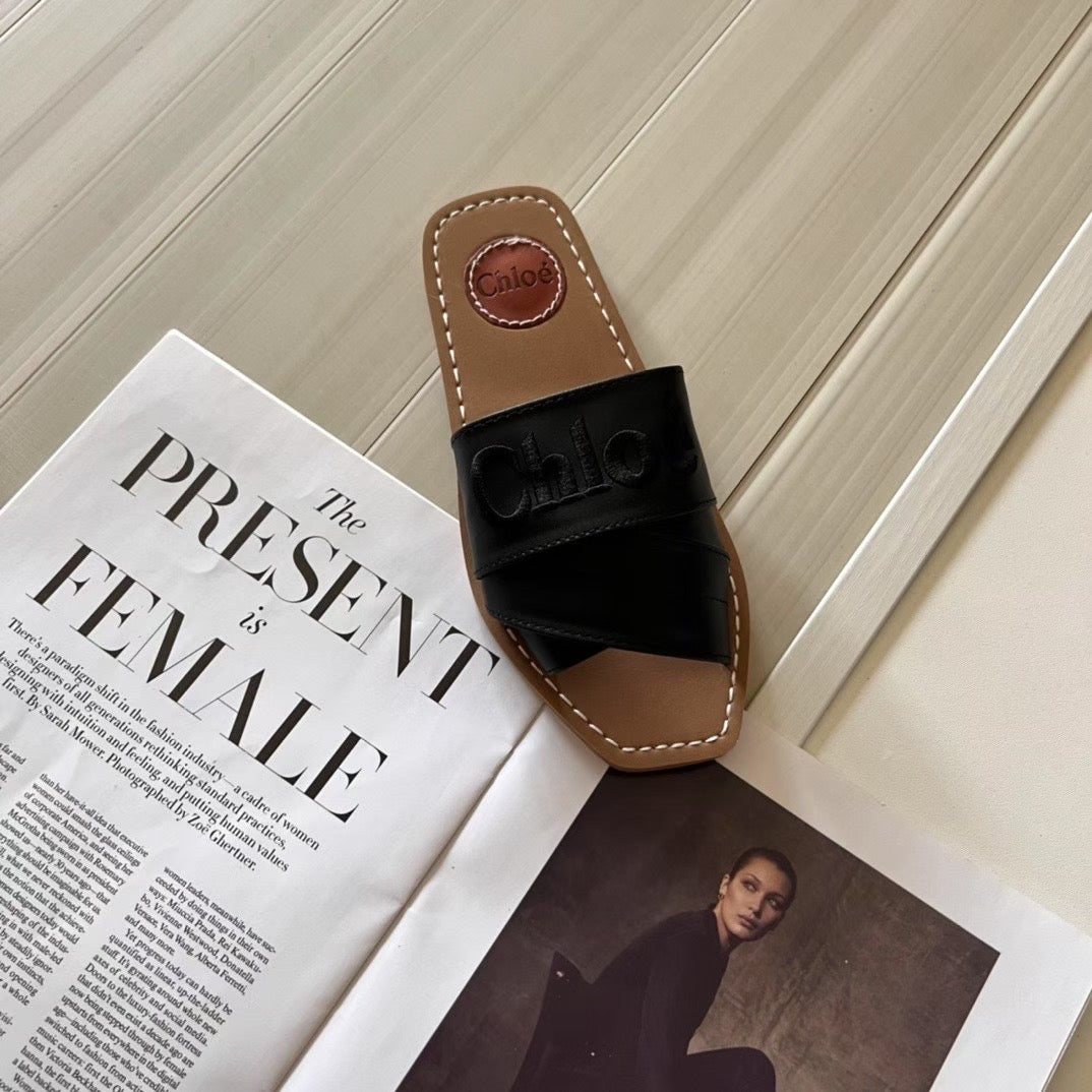 Famous brand slipper ( Pre order )