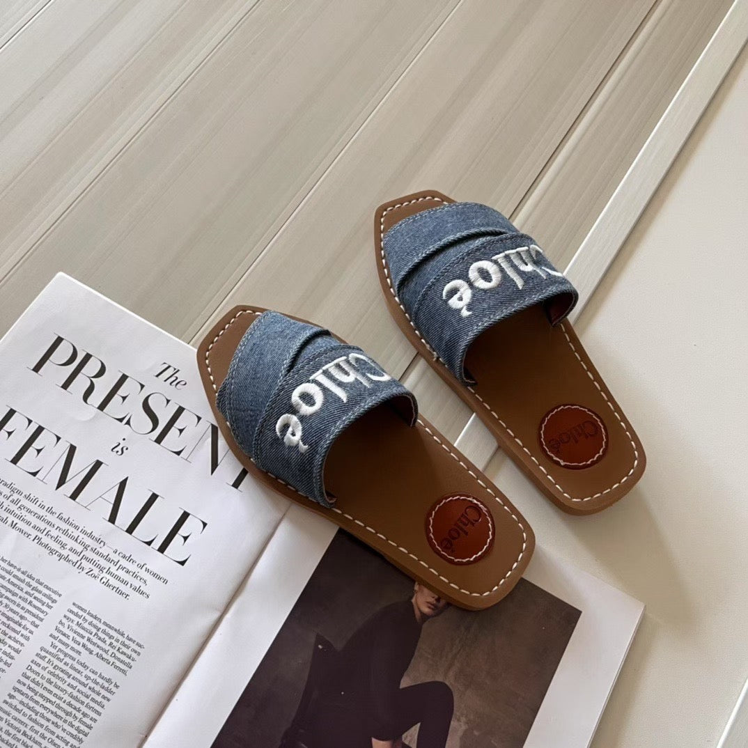 Famous brand slipper ( Pre order )