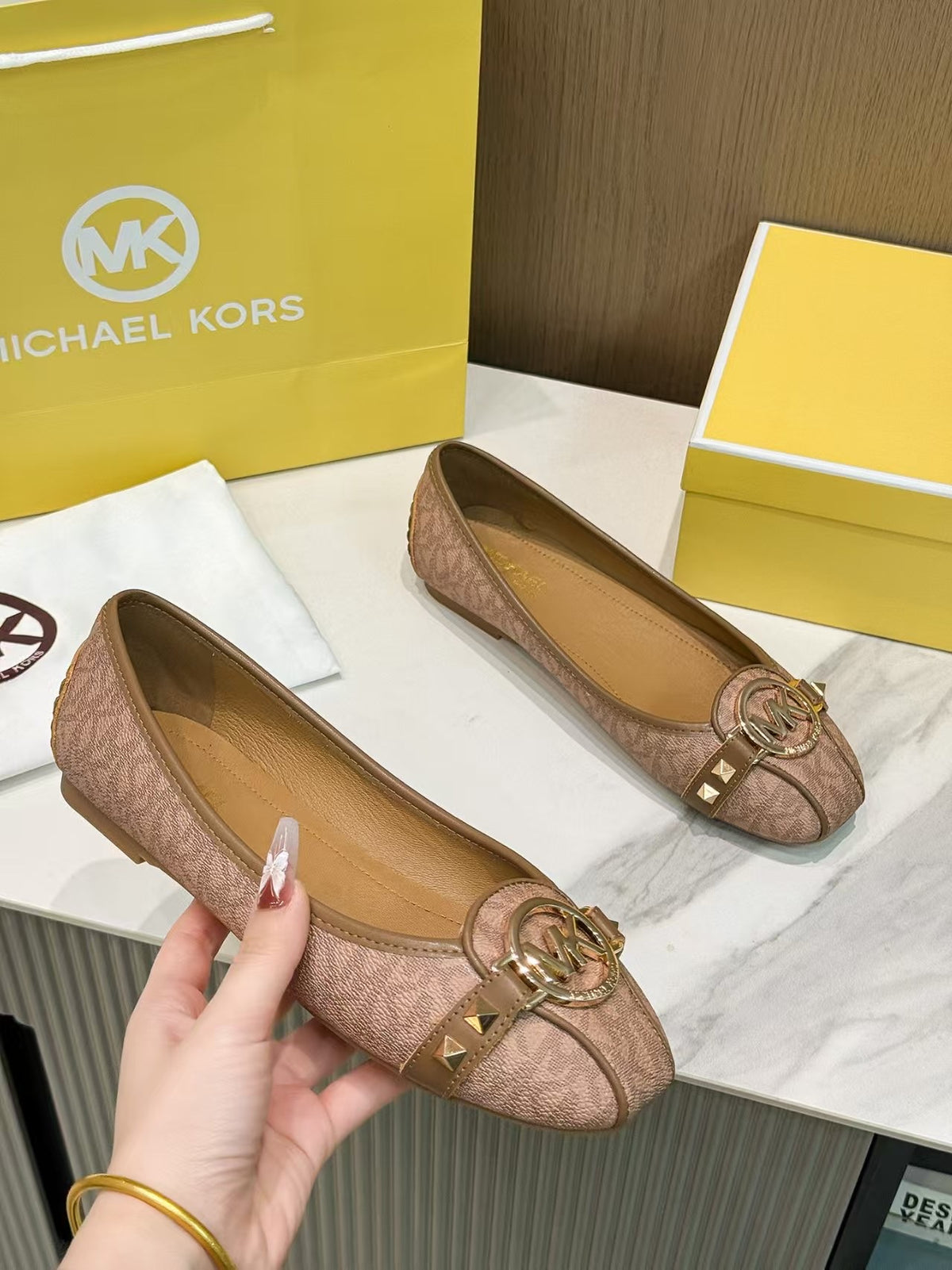 M K pumps ( 3 colors )