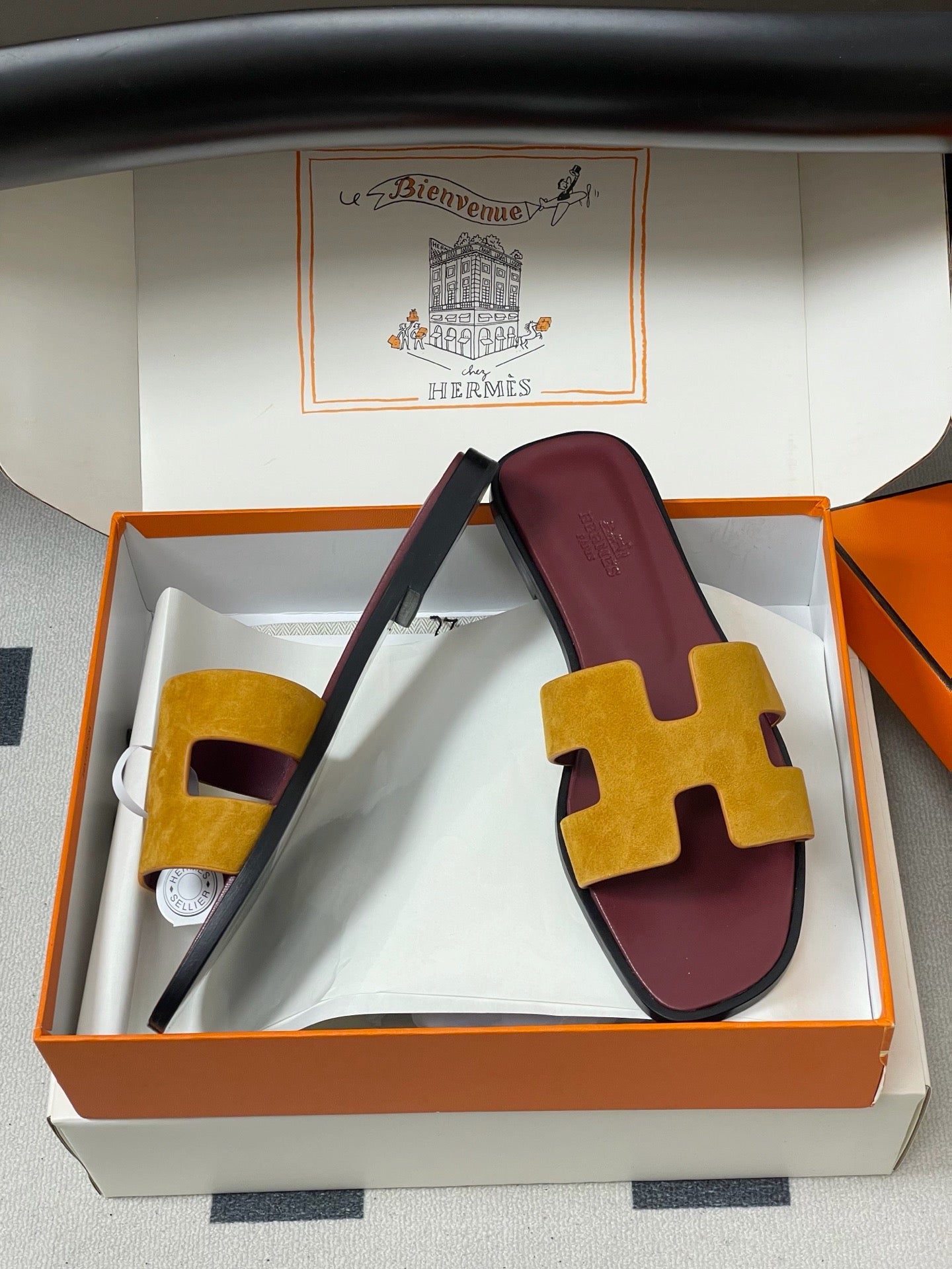 H oran famous brand sandal