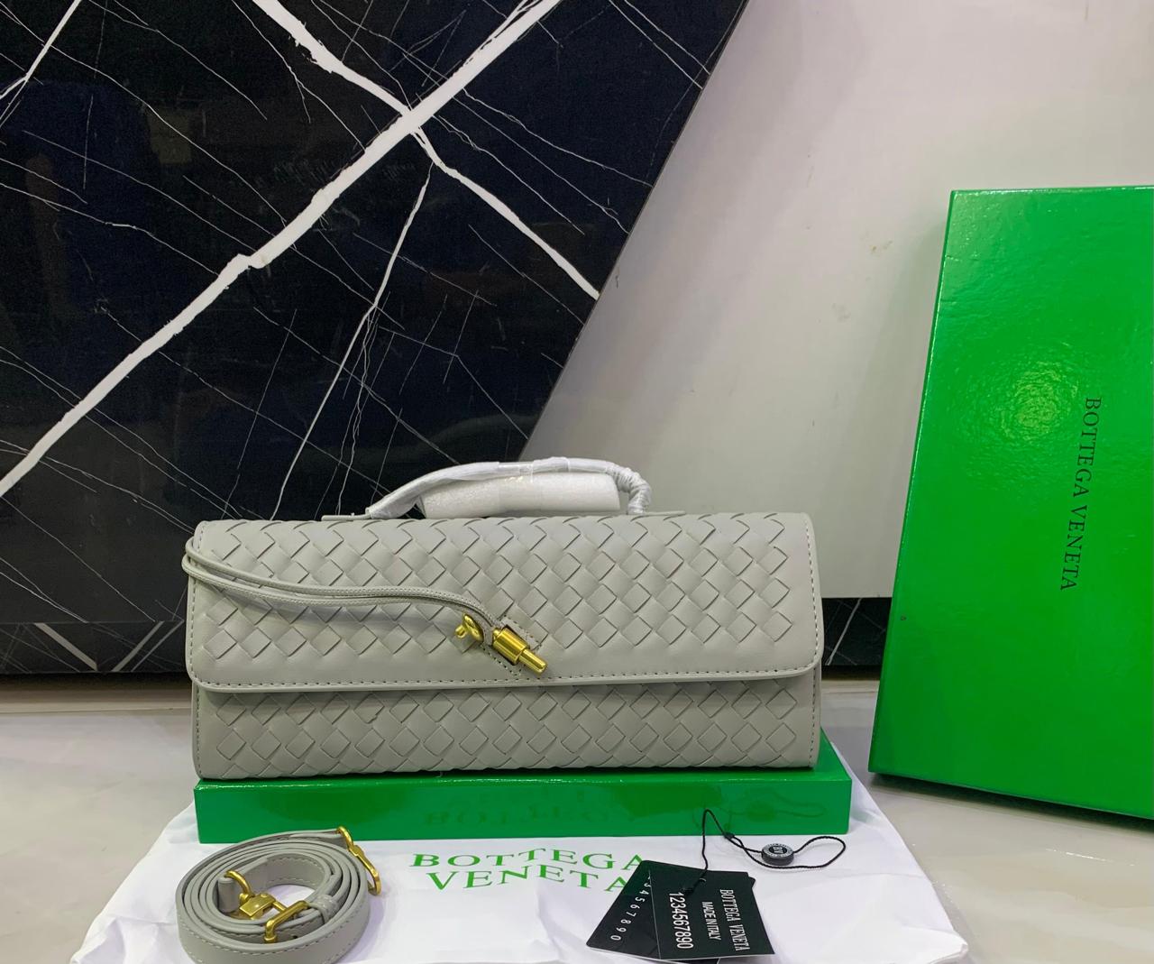 B famous brand clutch ( 6 colors )