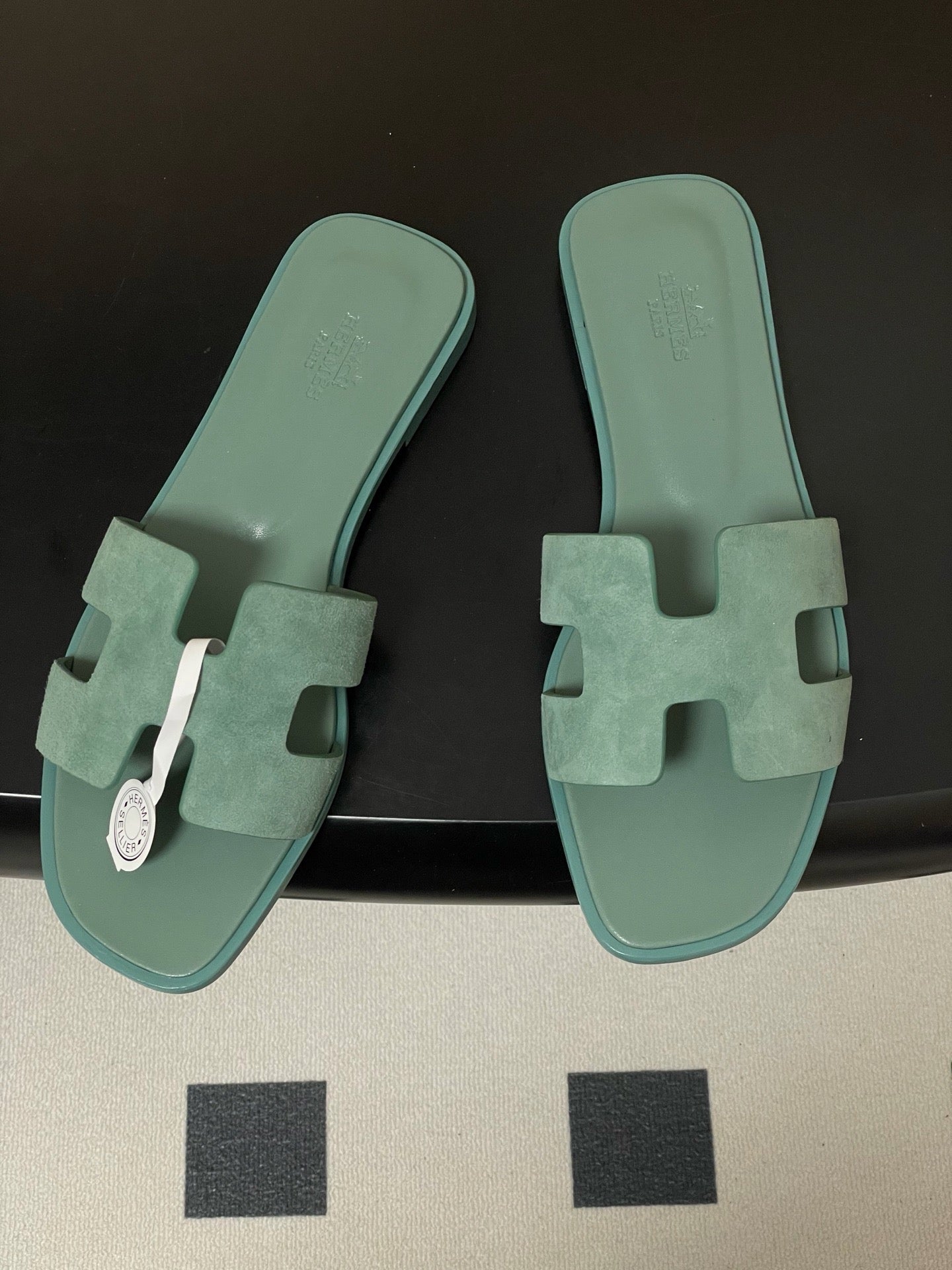 H oran famous brand sandal