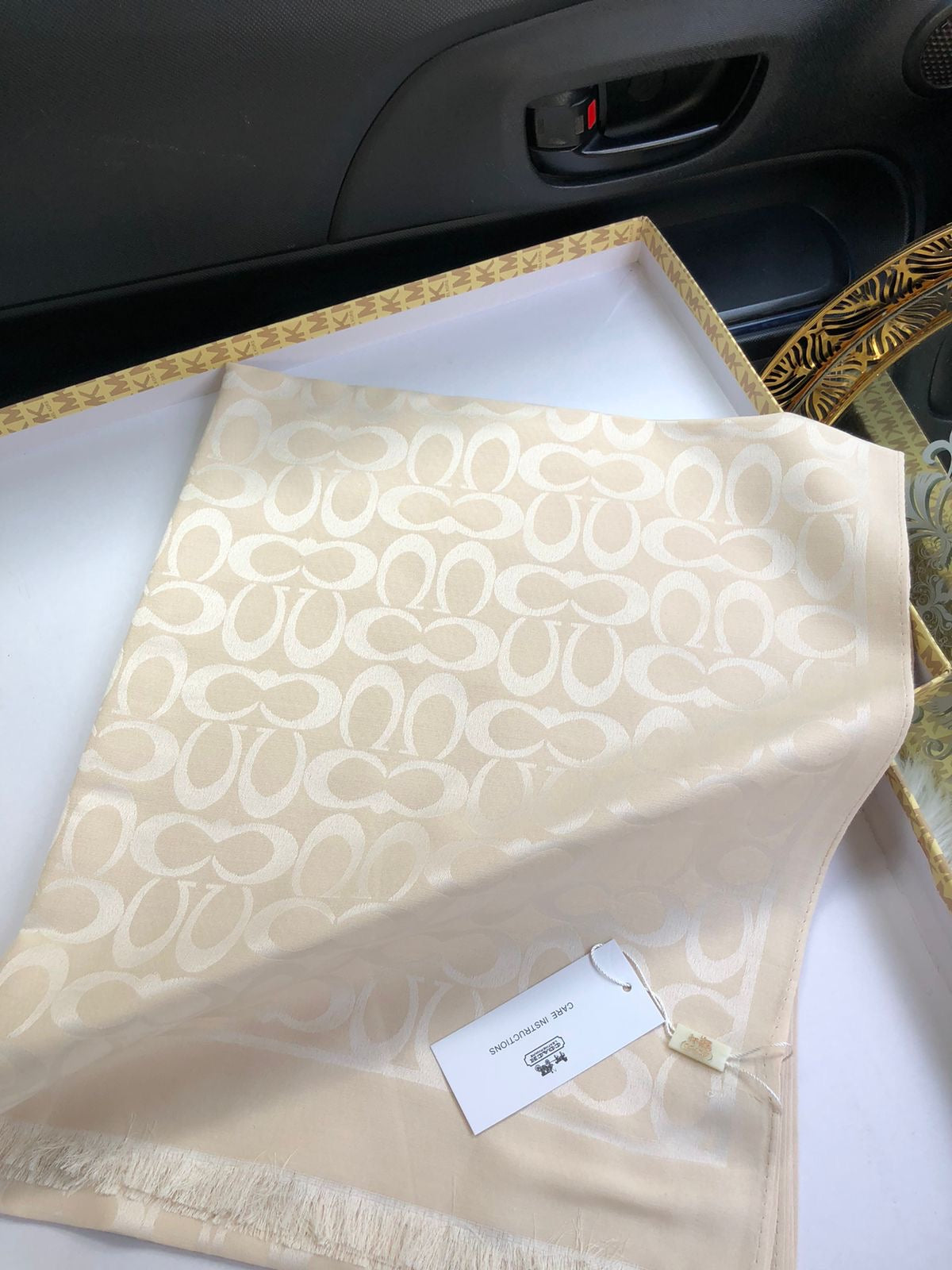 Coach scarves/stole ( 7 colors )