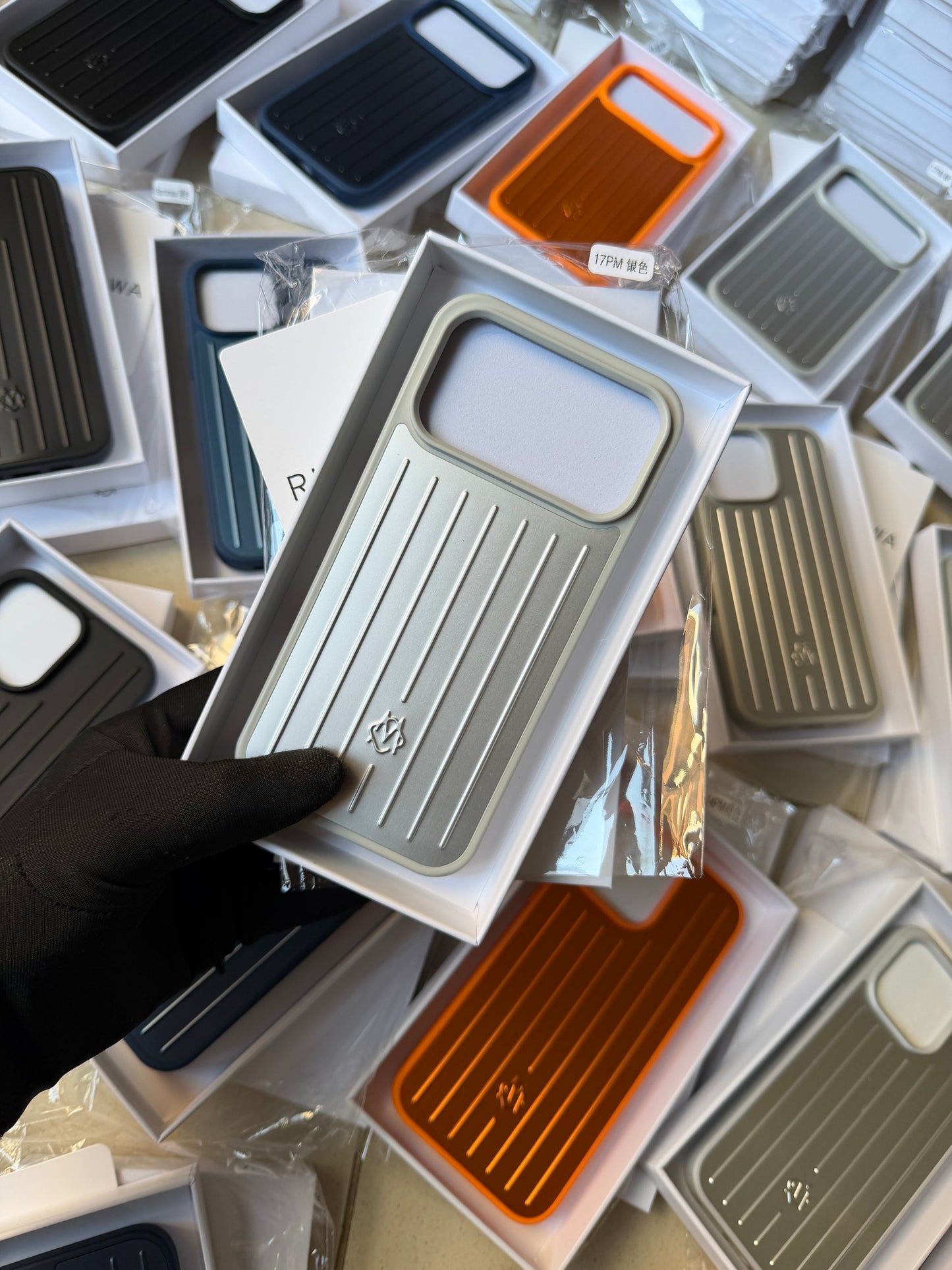 Rimowa iphone 17/17pro/17promax/17air silver color