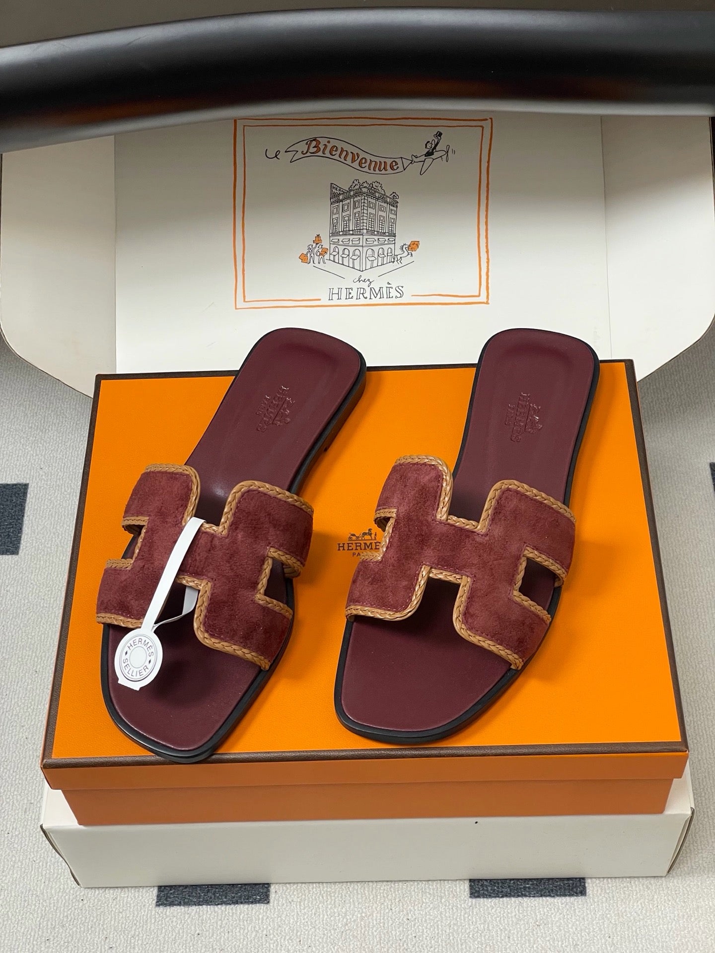 H oran famous brand sandal