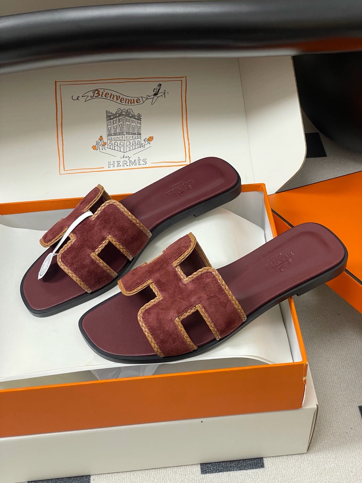 H oran famous brand sandal