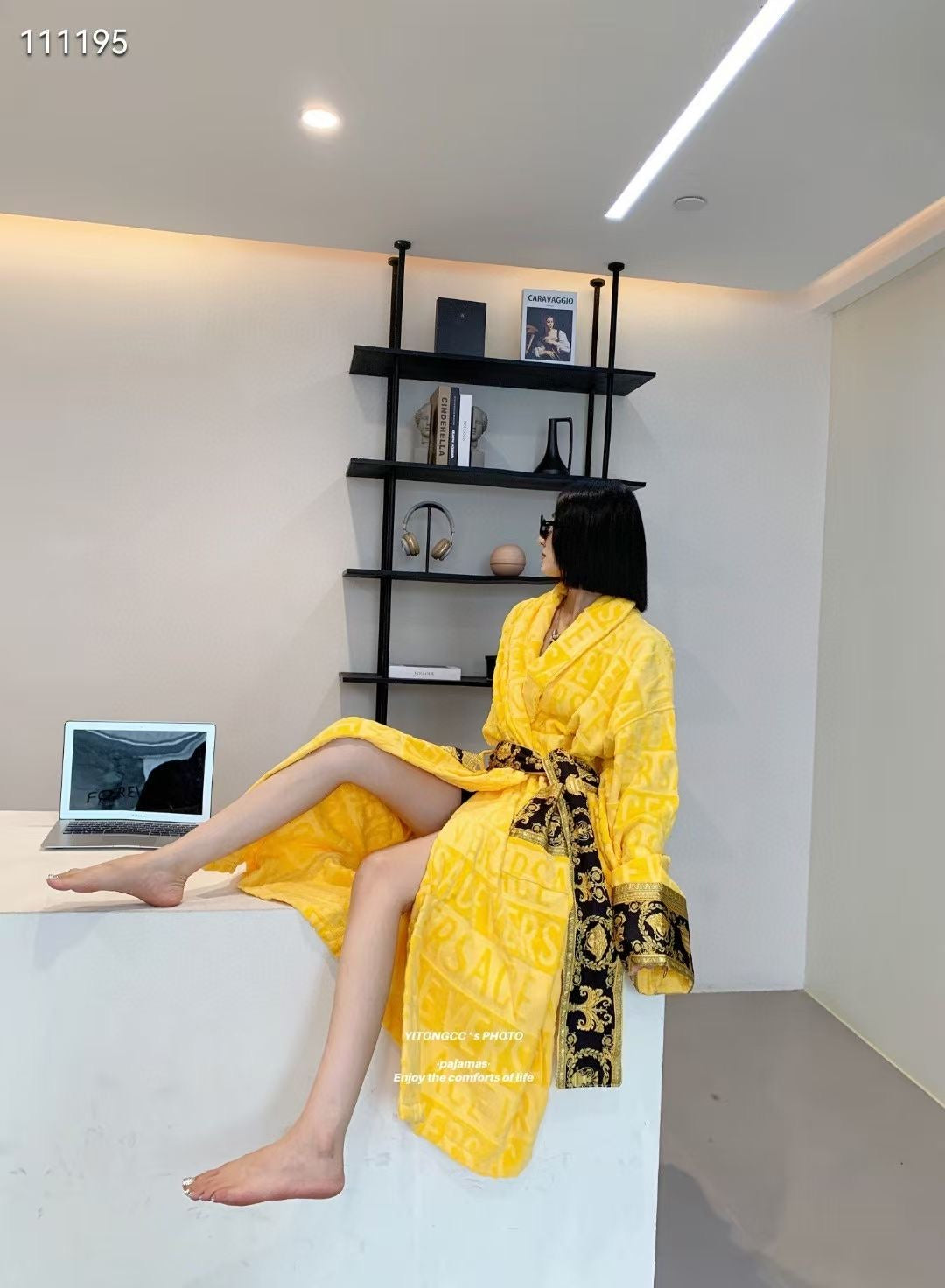 Bathrobe famous brand ( Pre order)