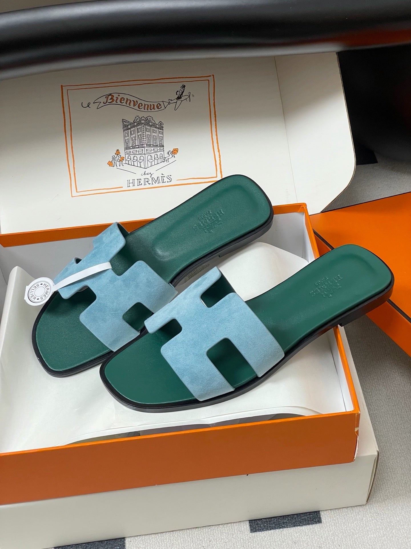 H oran famous brand sandal