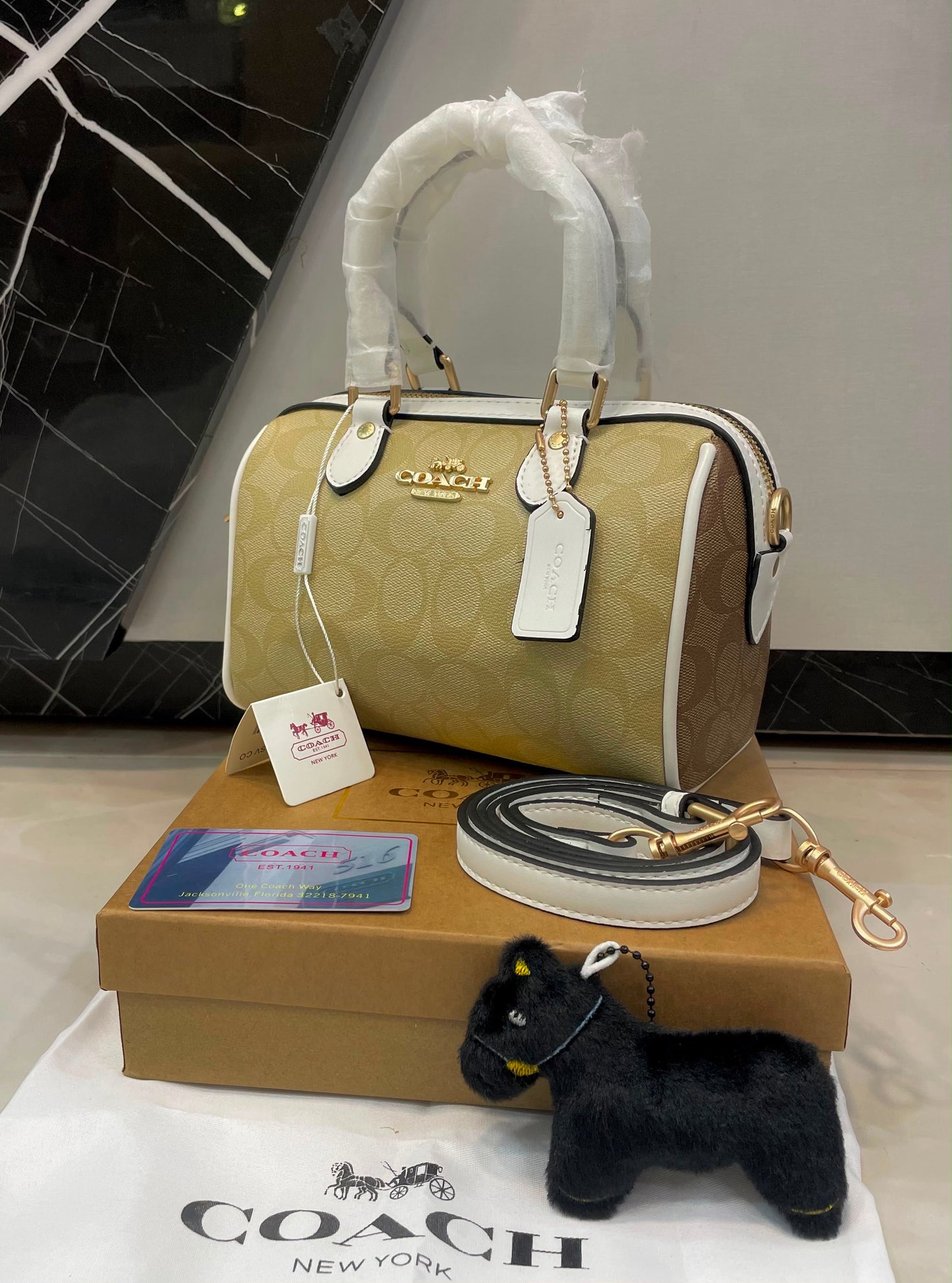 C famous handbag ( 5 colors )