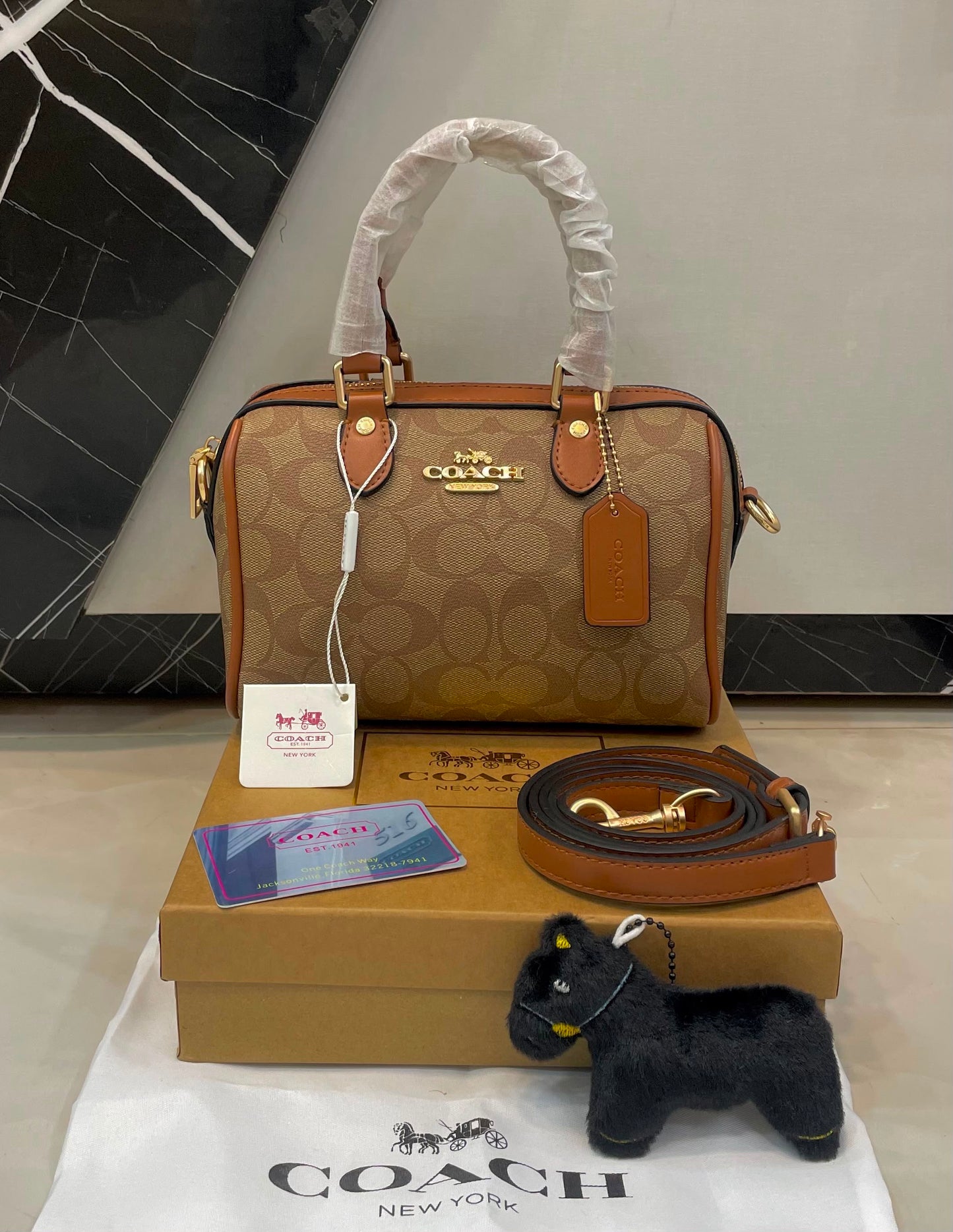 C famous handbag ( 5 colors )